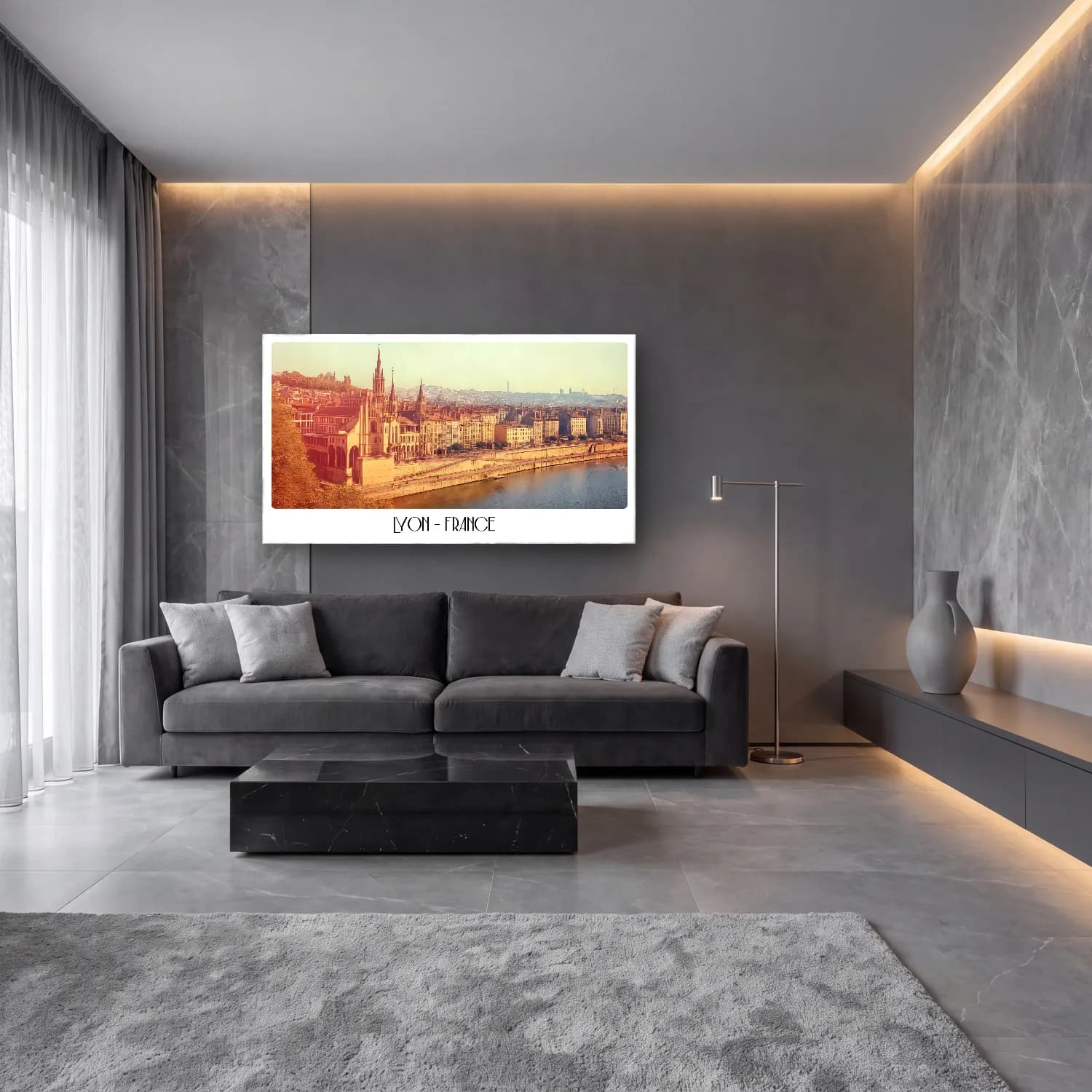 Pastel Paris ve Eyfel Kulesi – Bej Tonlar cam tablo — lüks salon duvarında