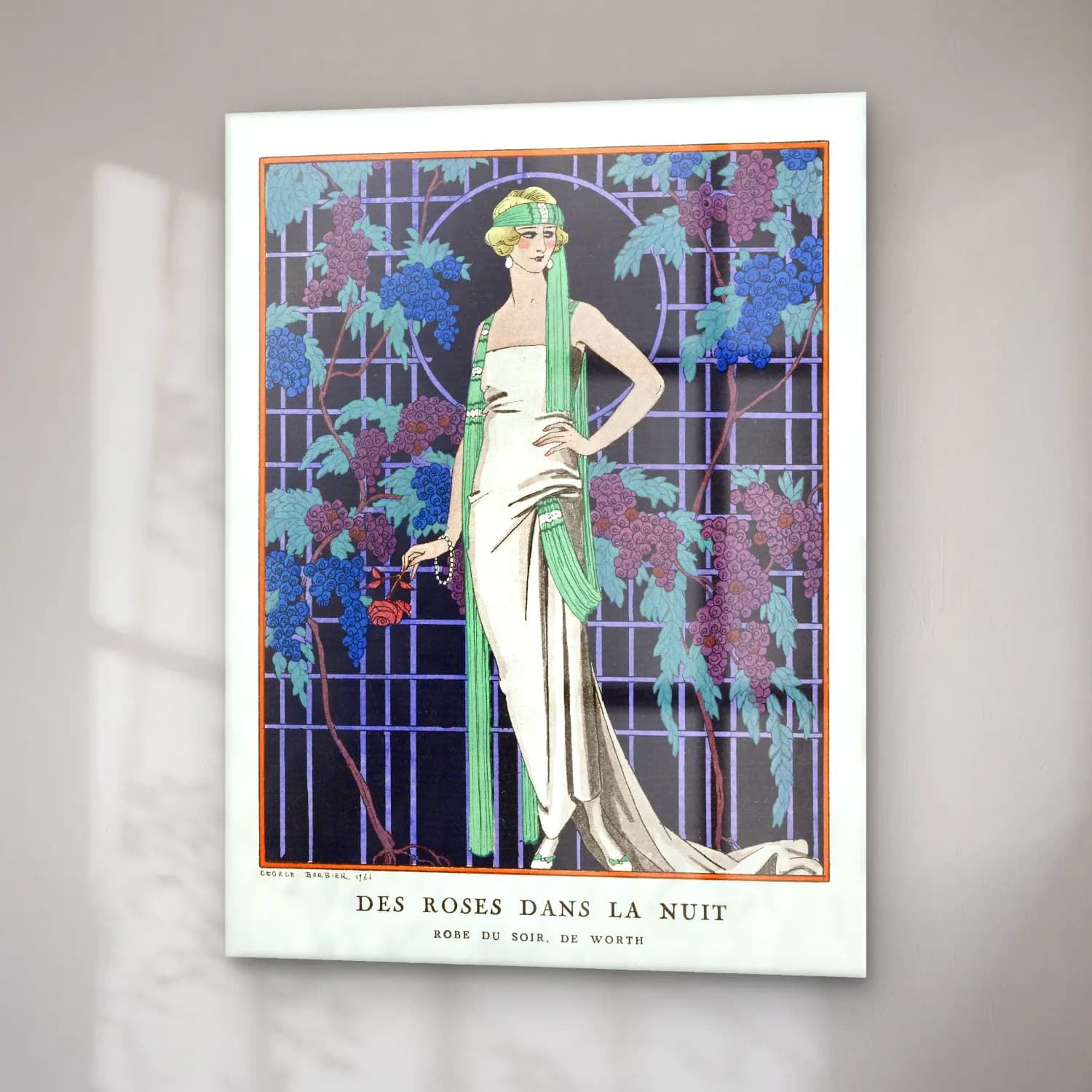 Vintage Poster Elbiseli Kadın No. 3 cam tablo — sağ açıdan görünüm