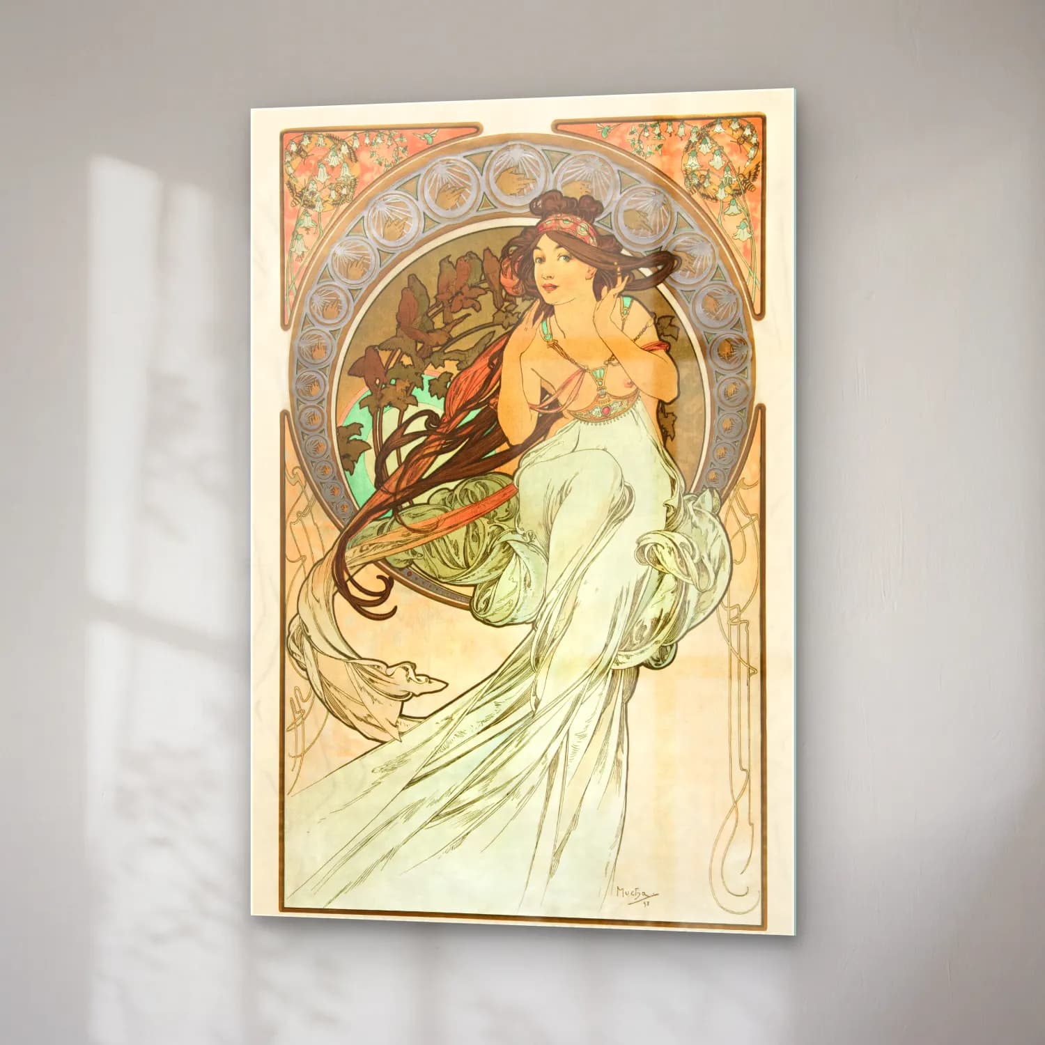 Vintage Poster Elbiseli Kadın – Bej Tonlar cam tablo — sağ açıdan görünüm