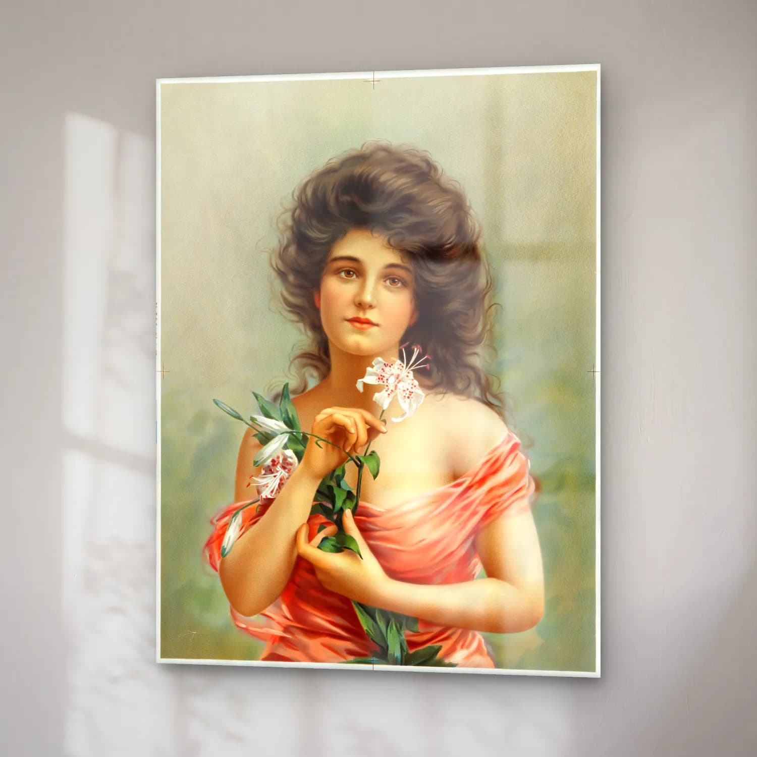 Vintage Kadın Portresi – Pastel Tonlar cam tablo — sağ açıdan görünüm