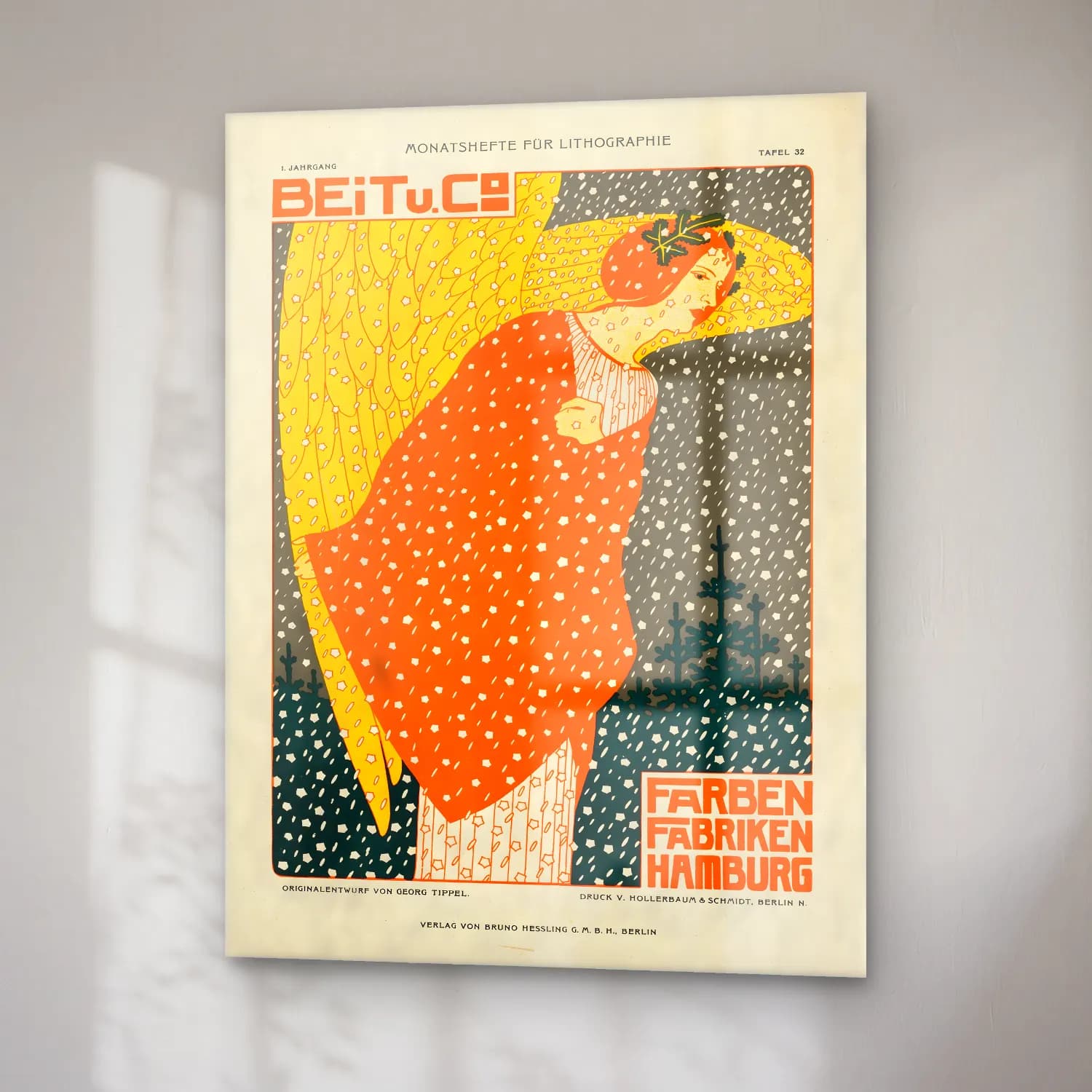 Vintage Poster Elbiseli Kadın No. 24 cam tablo — sağ açıdan görünüm