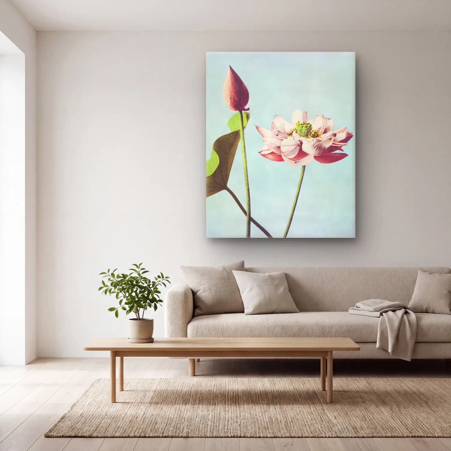 Botanik İllüstrasyon Lotus Çiçekleri No. 7 cam tablo — açık renk salonda