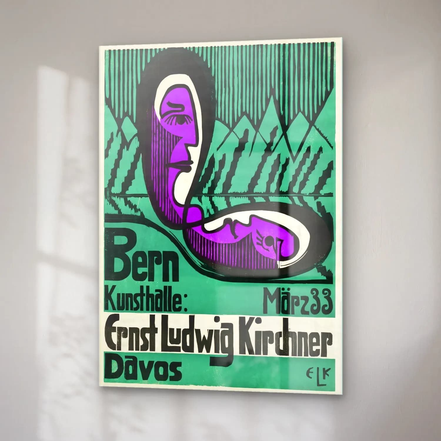 Vintage Poster Şapkalı Kadın No. 9 cam tablo — sağ açıdan görünüm