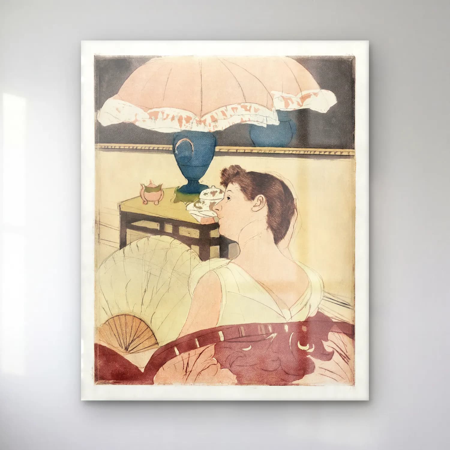 Mary Cassatt – The Lamp – Pastel Tonlar cam tablo — Mary Cassatt – The Lamp – Pastel Tonlar — vintage elbiseli kadın