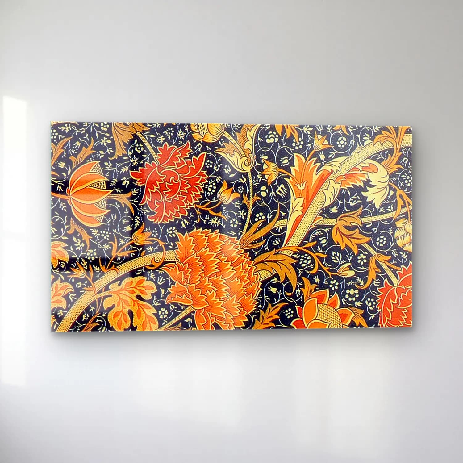 Maksimalist Çiçek Deseni No. 93 cam tablo — sol açıdan görünüm