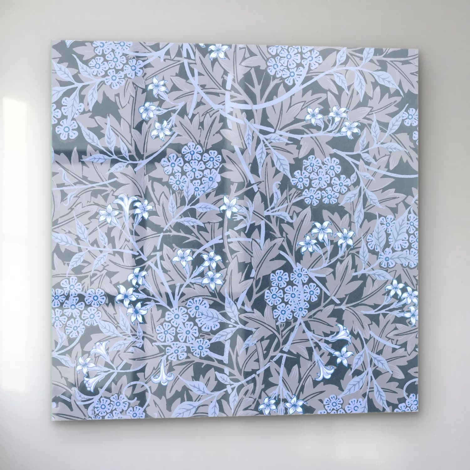 William Morris – Jasmine cam tablo — sol açıdan görünüm