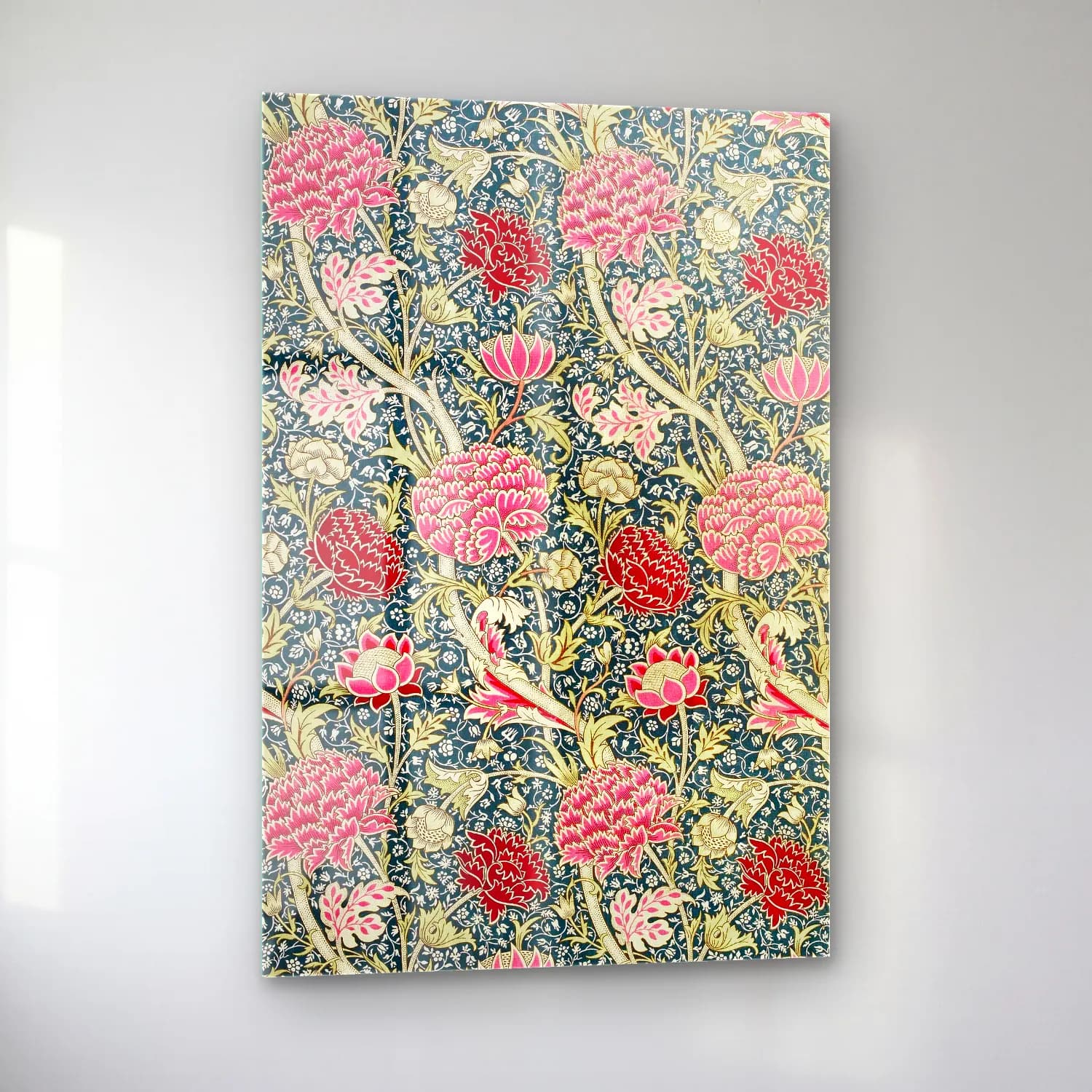 Maksimalist Çiçek Deseni No. 61 cam tablo — sol açıdan görünüm