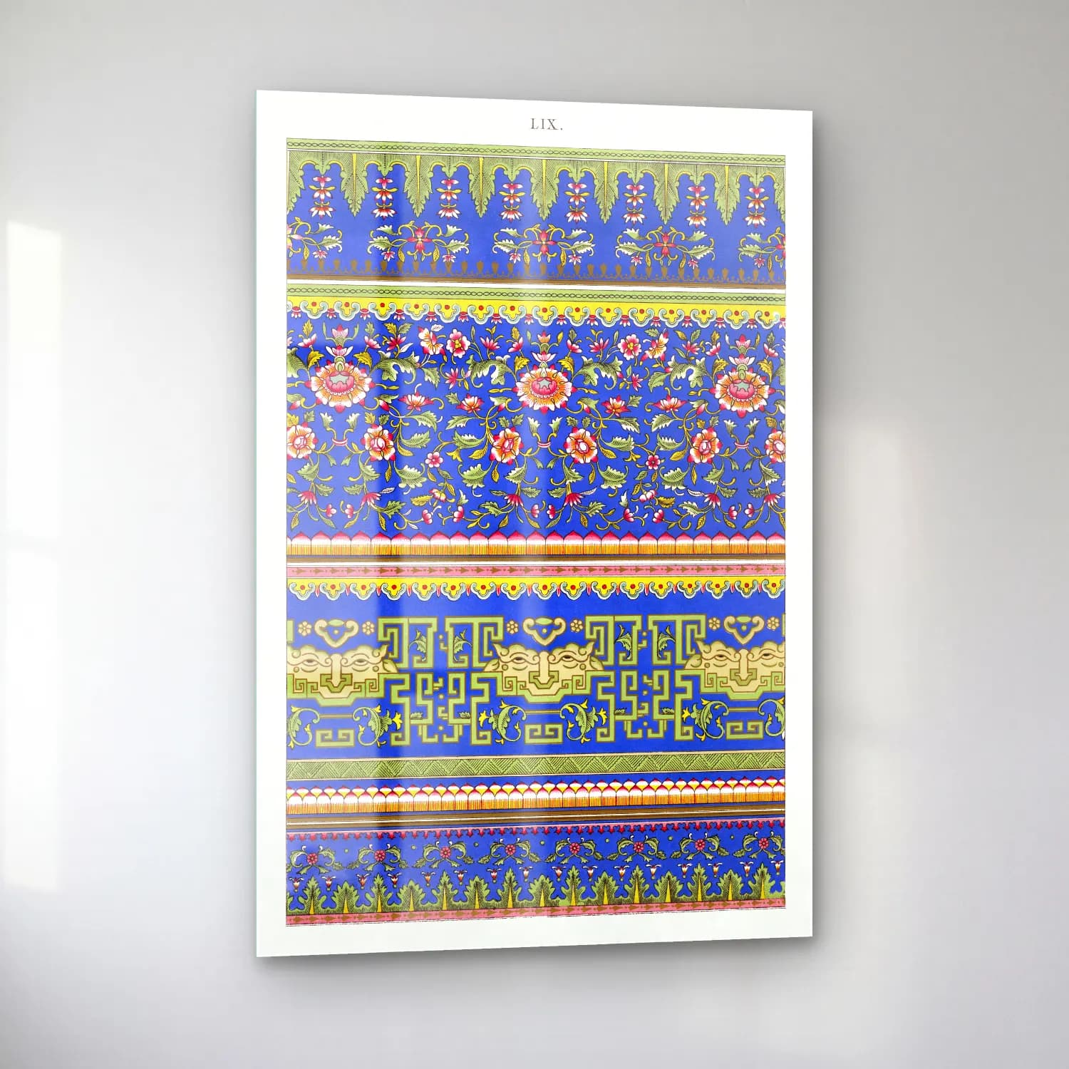 Maksimalist Çiçek Deseni No. 69 cam tablo — sol açıdan görünüm