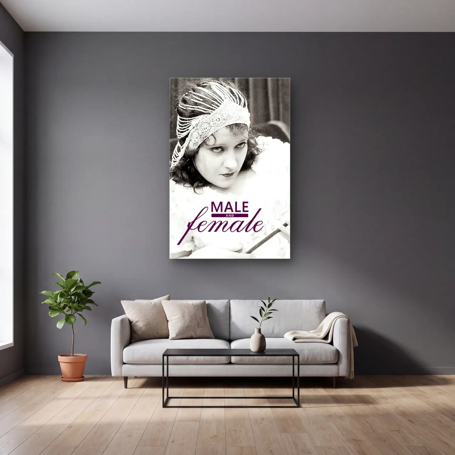 Vintage Poster Şapkalı Kadın No. 13 cam tablo — gri duvarlı salonda