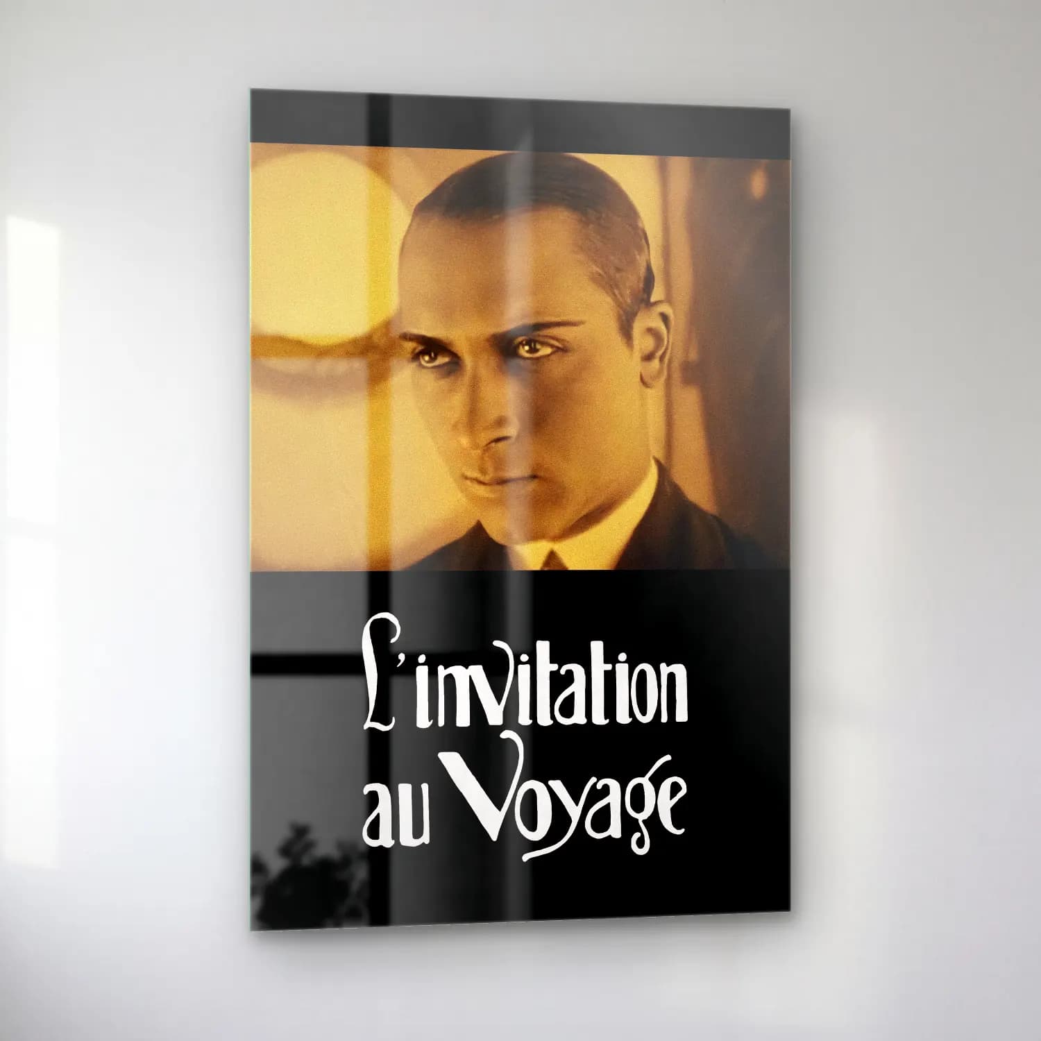 Vintage Poster Erkek Portresi No. 12 cam tablo — sol açıdan görünüm