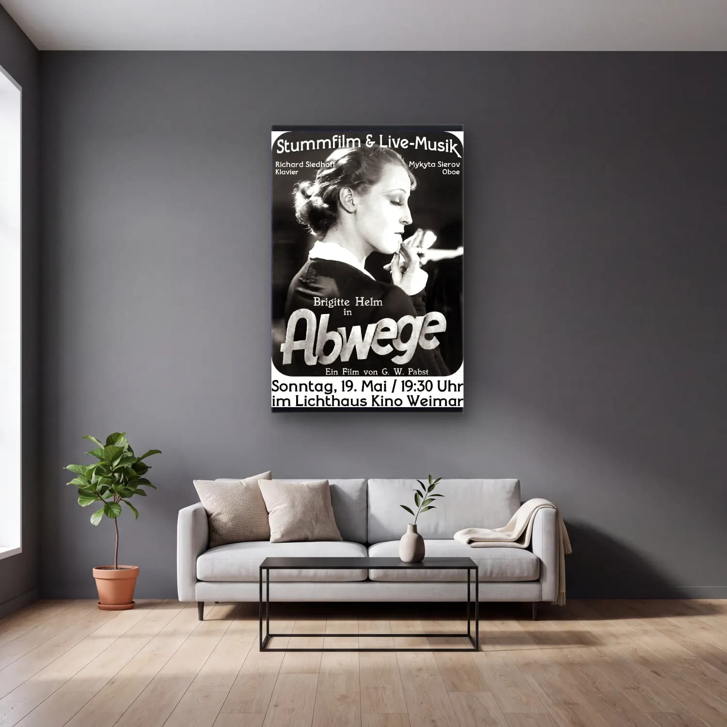Vintage Poster Kadın Portresi No. 32 cam tablo — gri duvarlı salonda