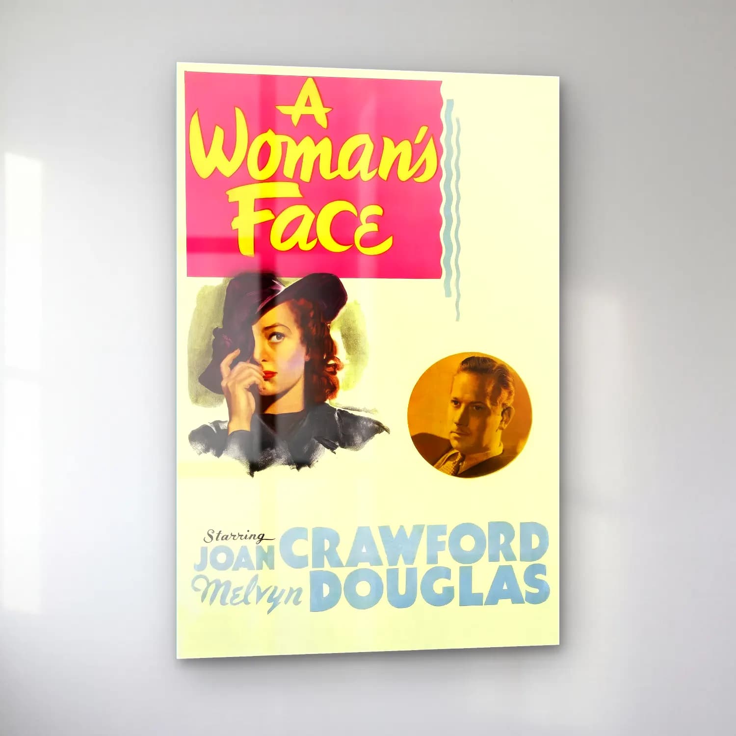 Vintage Poster Kadın Portresi – Sarı Tonlar cam tablo — sol açıdan görünüm