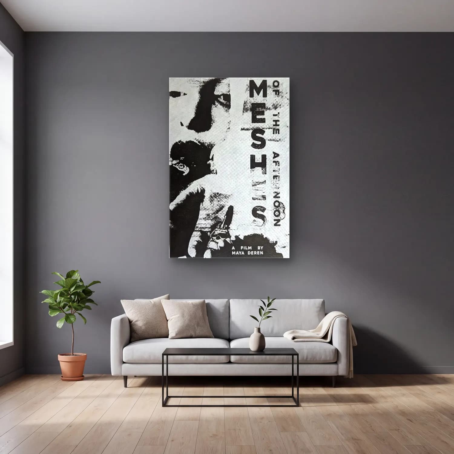Vintage Poster Yazılı Tasarım No. 76 cam tablo — gri duvarlı salonda