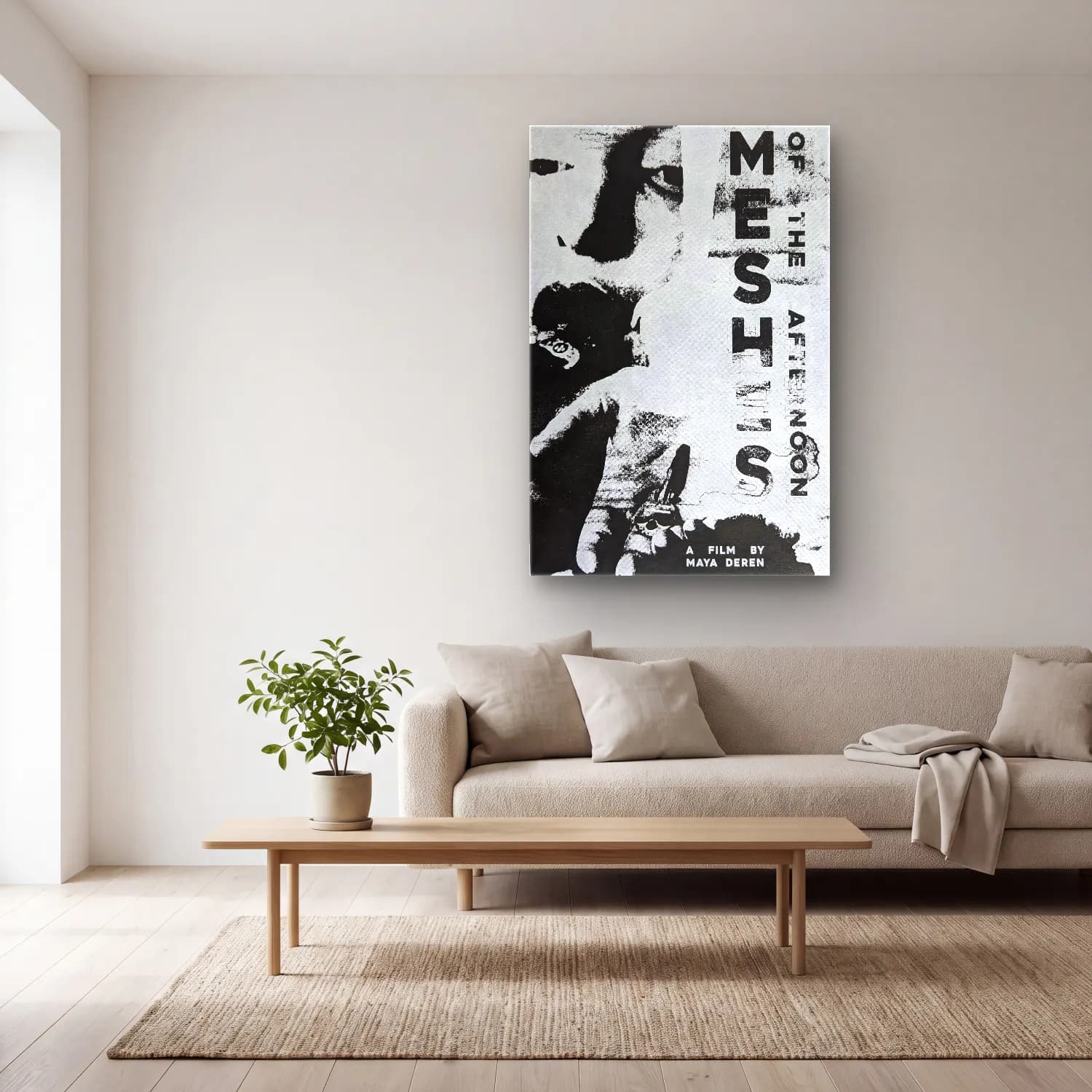 Vintage Poster Yazılı Tasarım No. 76 cam tablo — açık renk salonda
