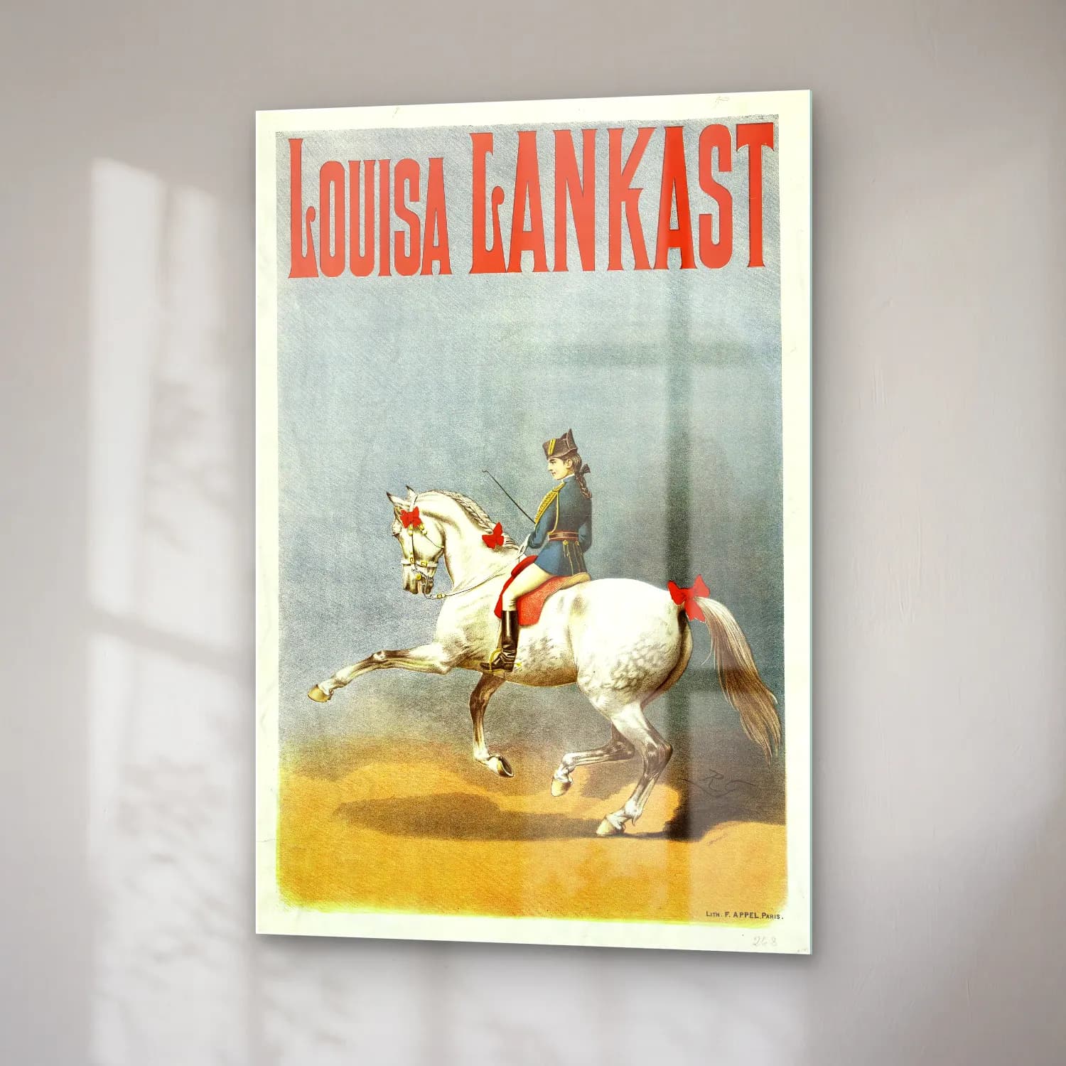 Vintage Poster Atlı No. 9 cam tablo — sağ açıdan görünüm