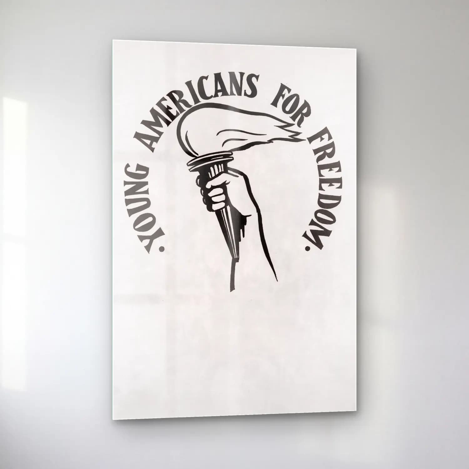 Vintage Poster Yazılı Tasarım No. 86 cam tablo — sol açıdan görünüm