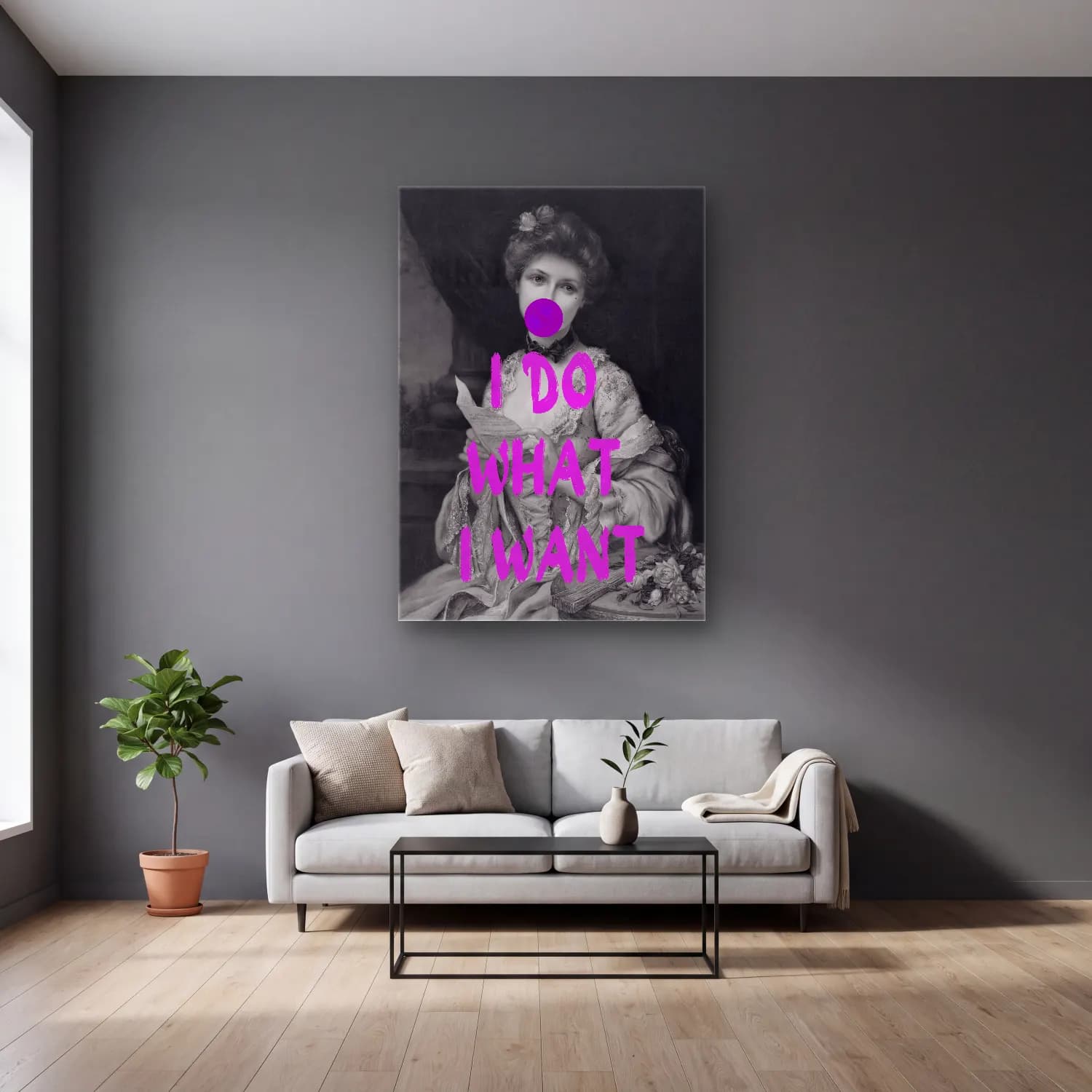 Pop Art Kadın Portresi No. 2 cam tablo — gri duvarlı salonda