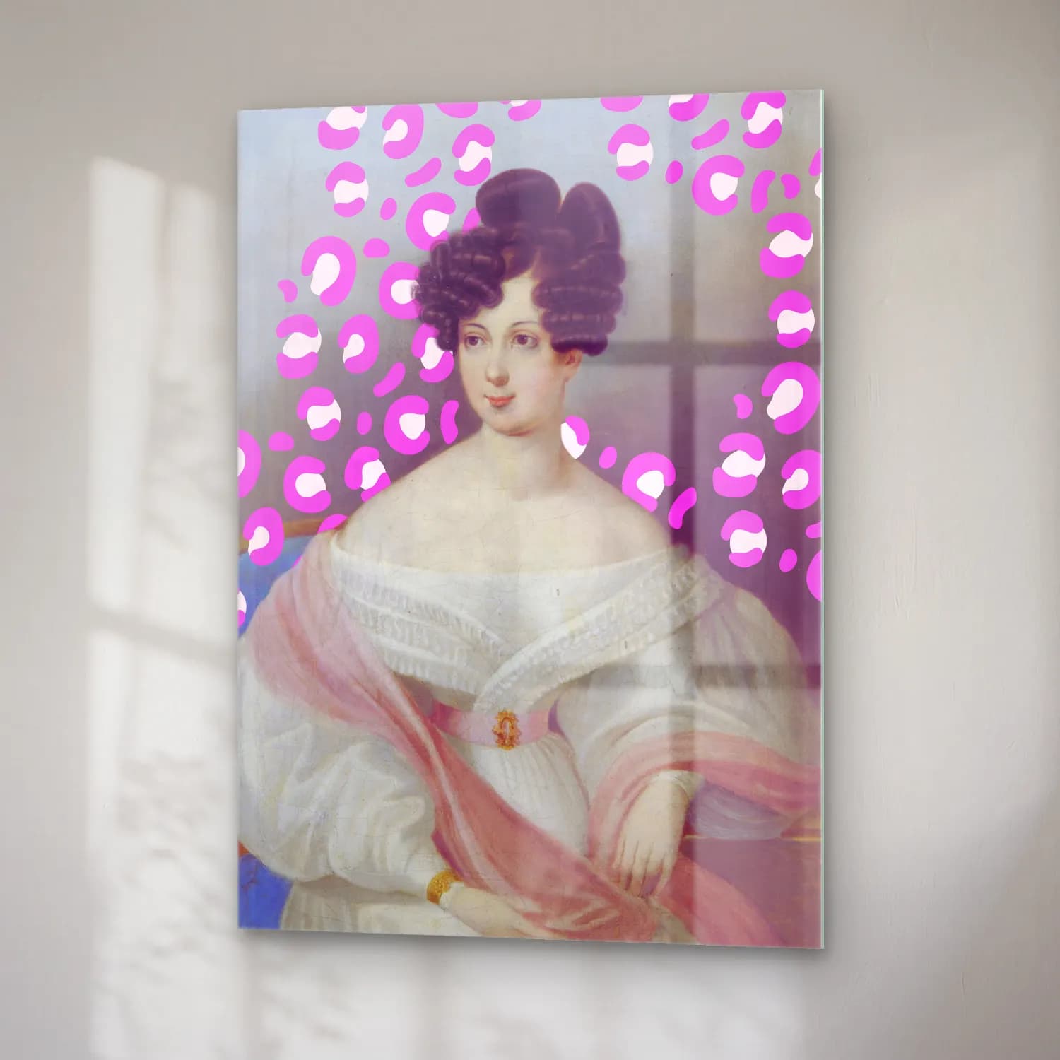 Vintage Kadın Portresi – Pembe Tonlar cam tablo — sağ açıdan görünüm