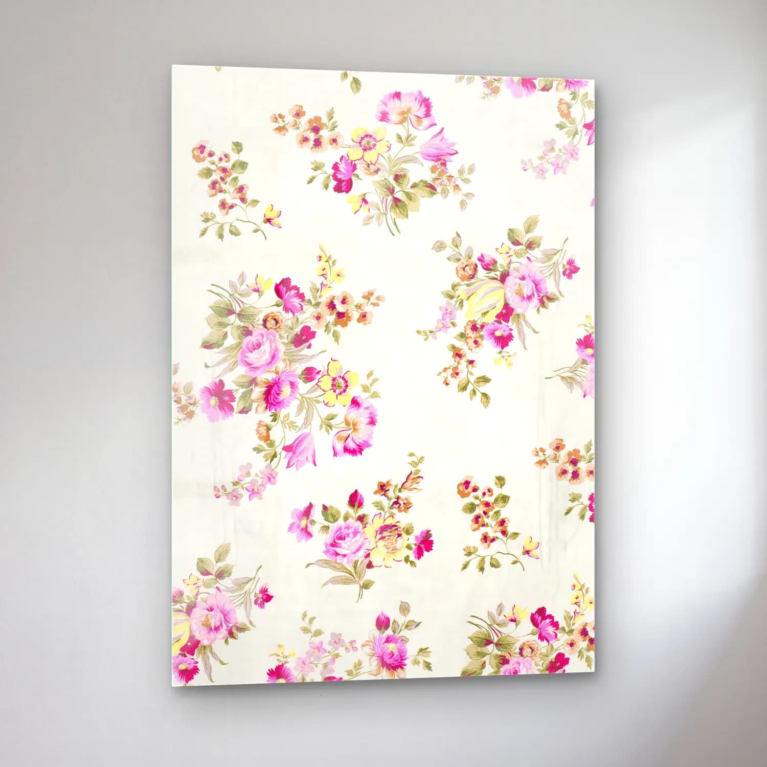 Pastel Çiçek Deseni No. 43 cam tablo — sol açıdan görünüm