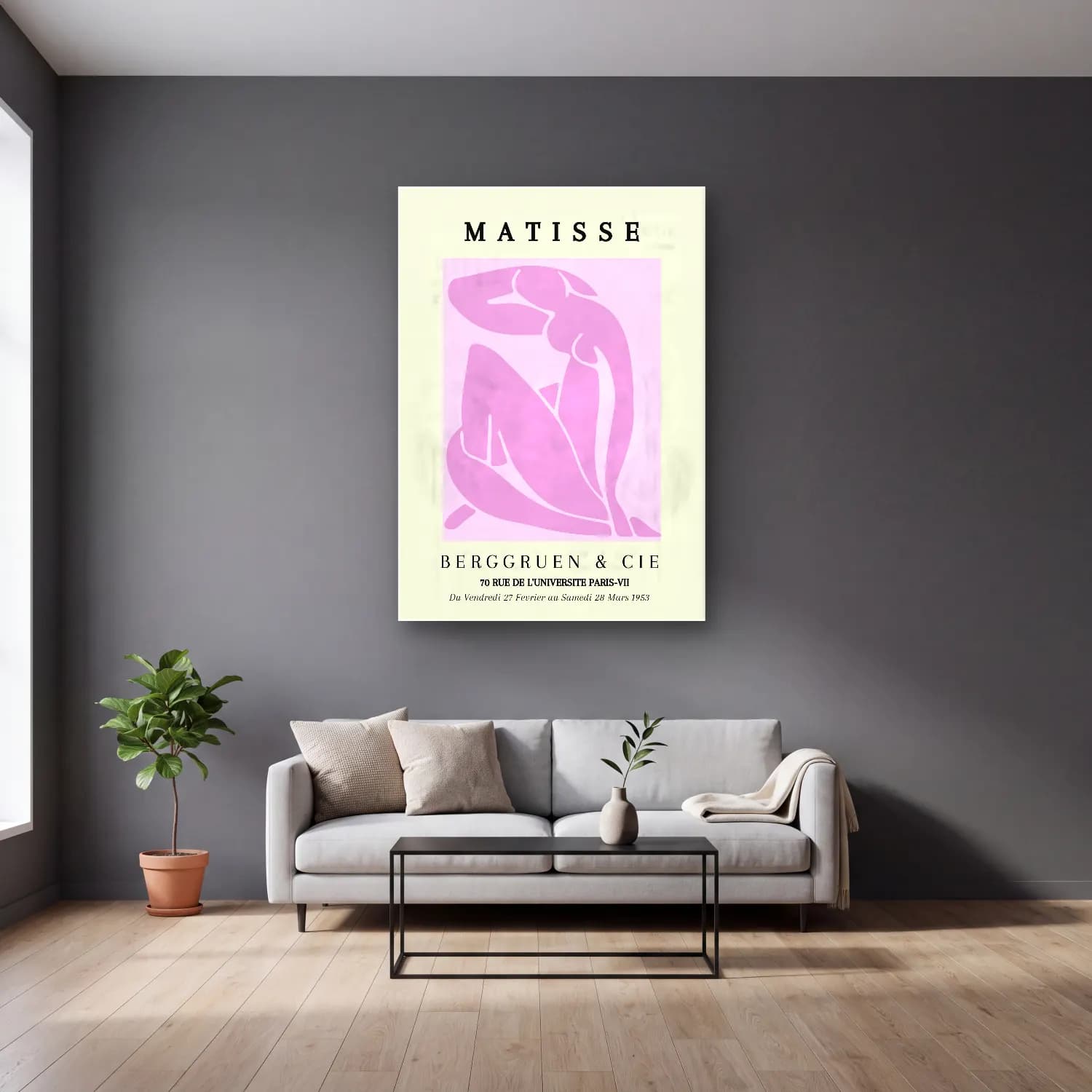 Pastel Kadın Silueti No. 3 cam tablo — gri duvarlı salonda