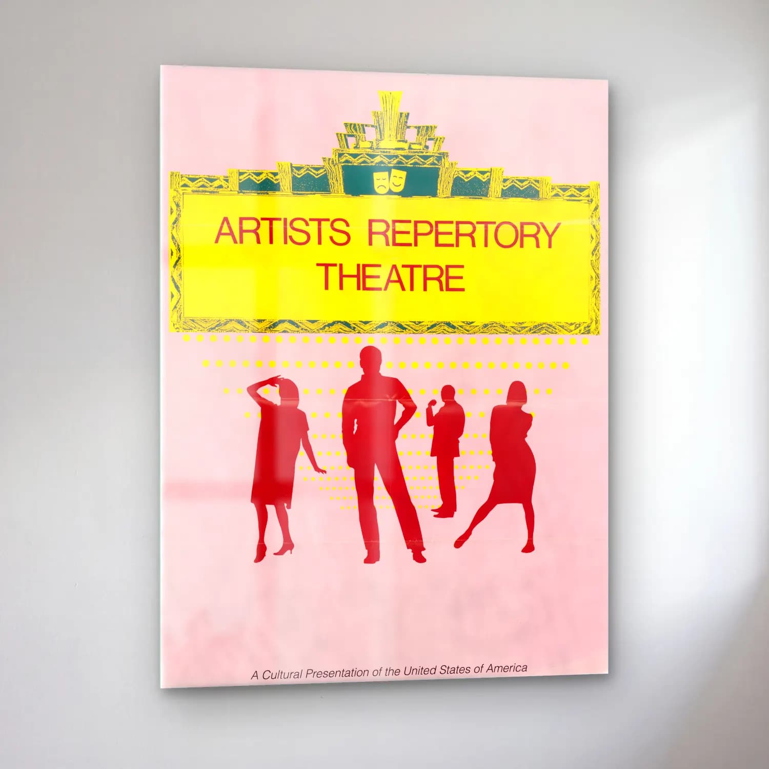 Vintage Poster Kalabalık Cadde – Pembe Tonlar cam tablo — sol açıdan görünüm