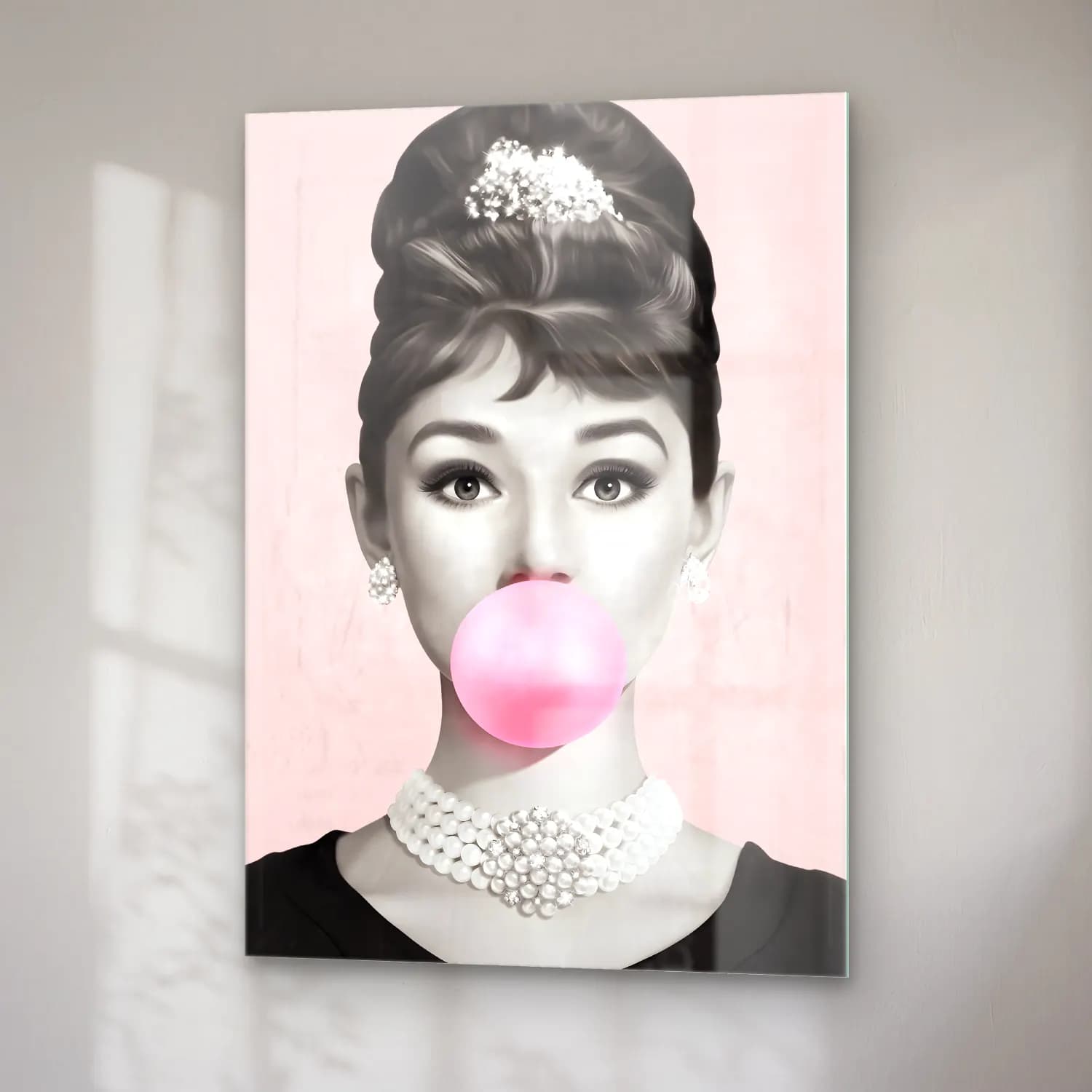 Pop Art Kız Çocuğu Portresi No. 5 cam tablo — sağ açıdan görünüm