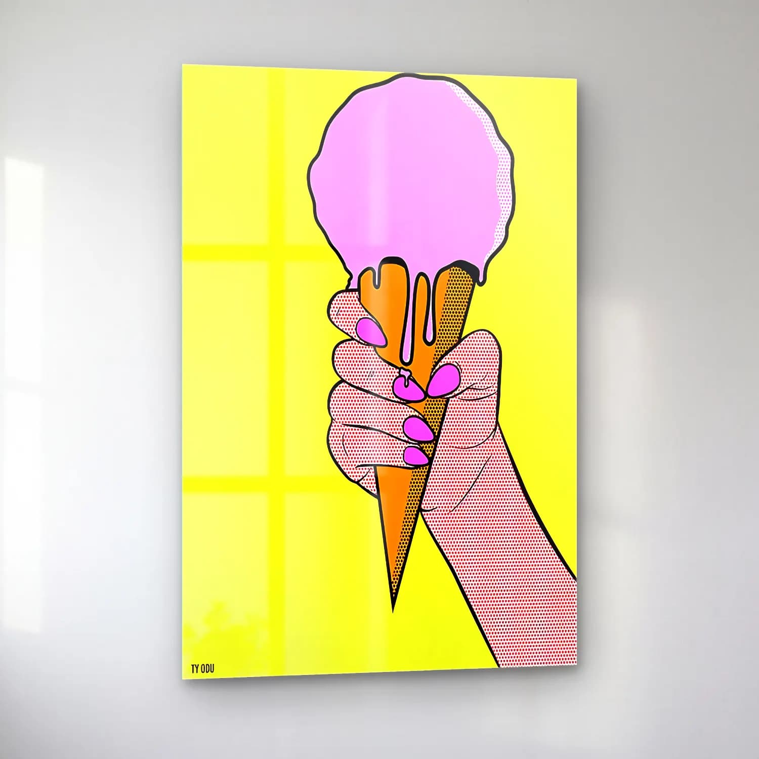 Pop Art Dondurma No. 9 cam tablo — sol açıdan görünüm