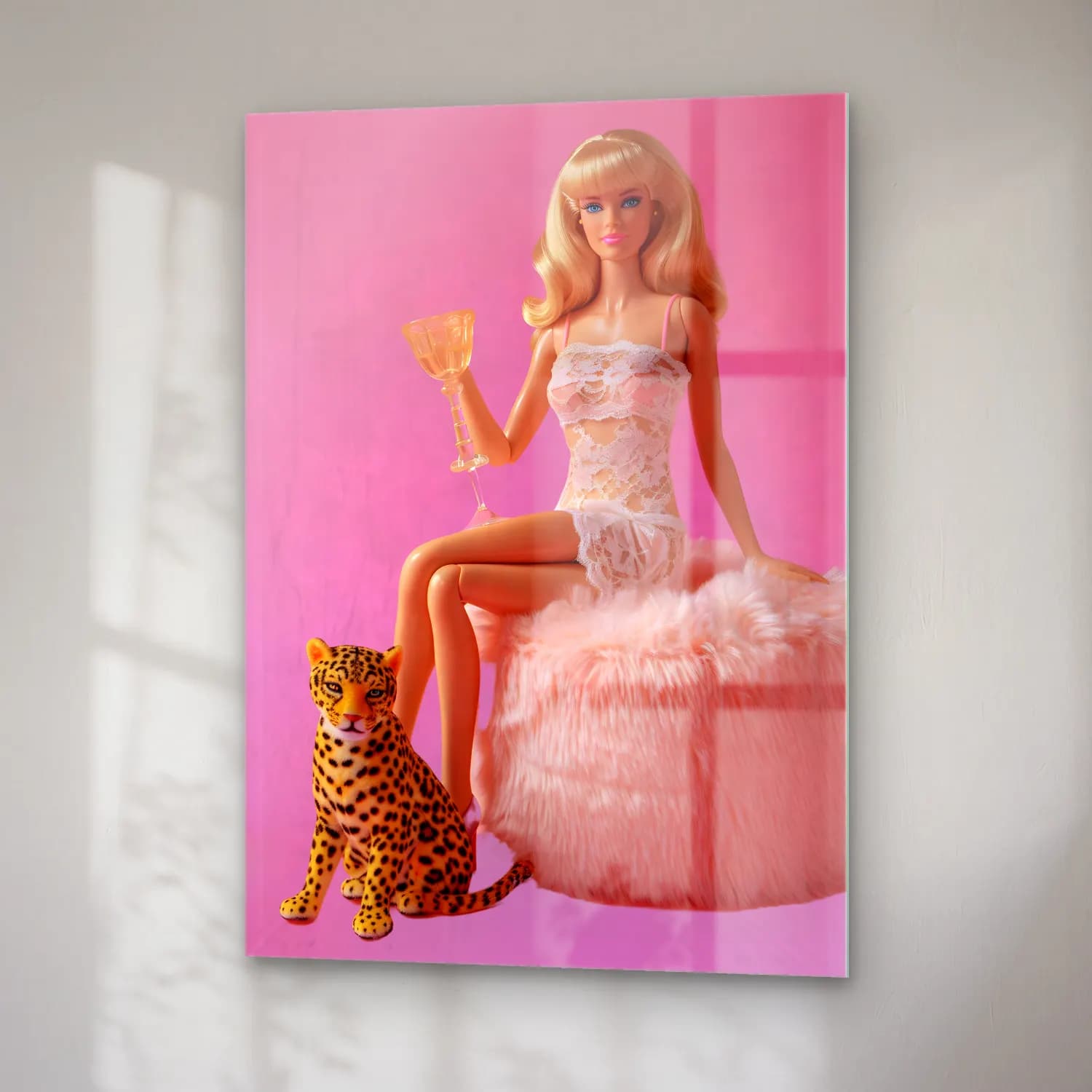 Pastel Leopar No. 25 cam tablo — sağ açıdan görünüm