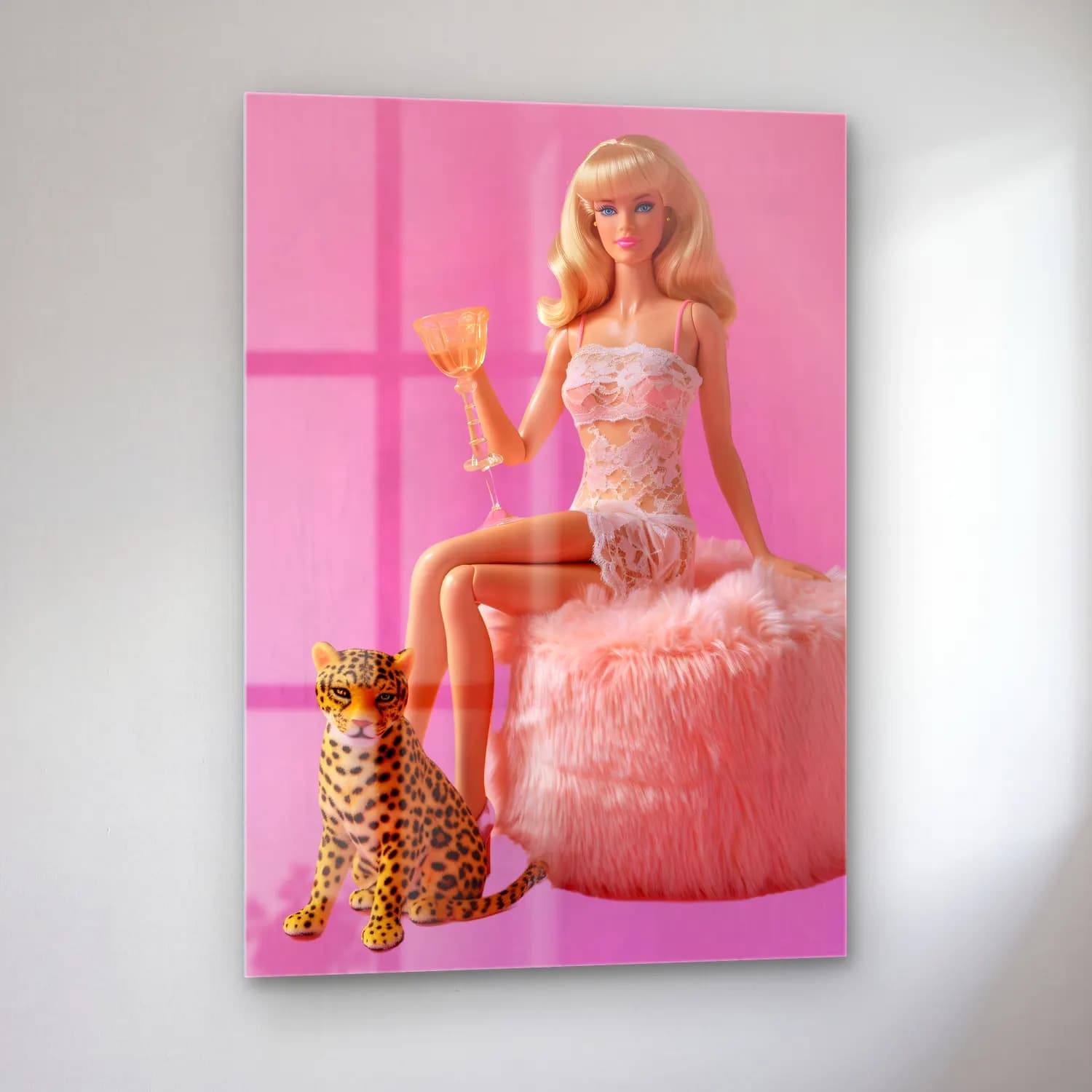 Pastel Leopar No. 25 cam tablo — sol açıdan görünüm