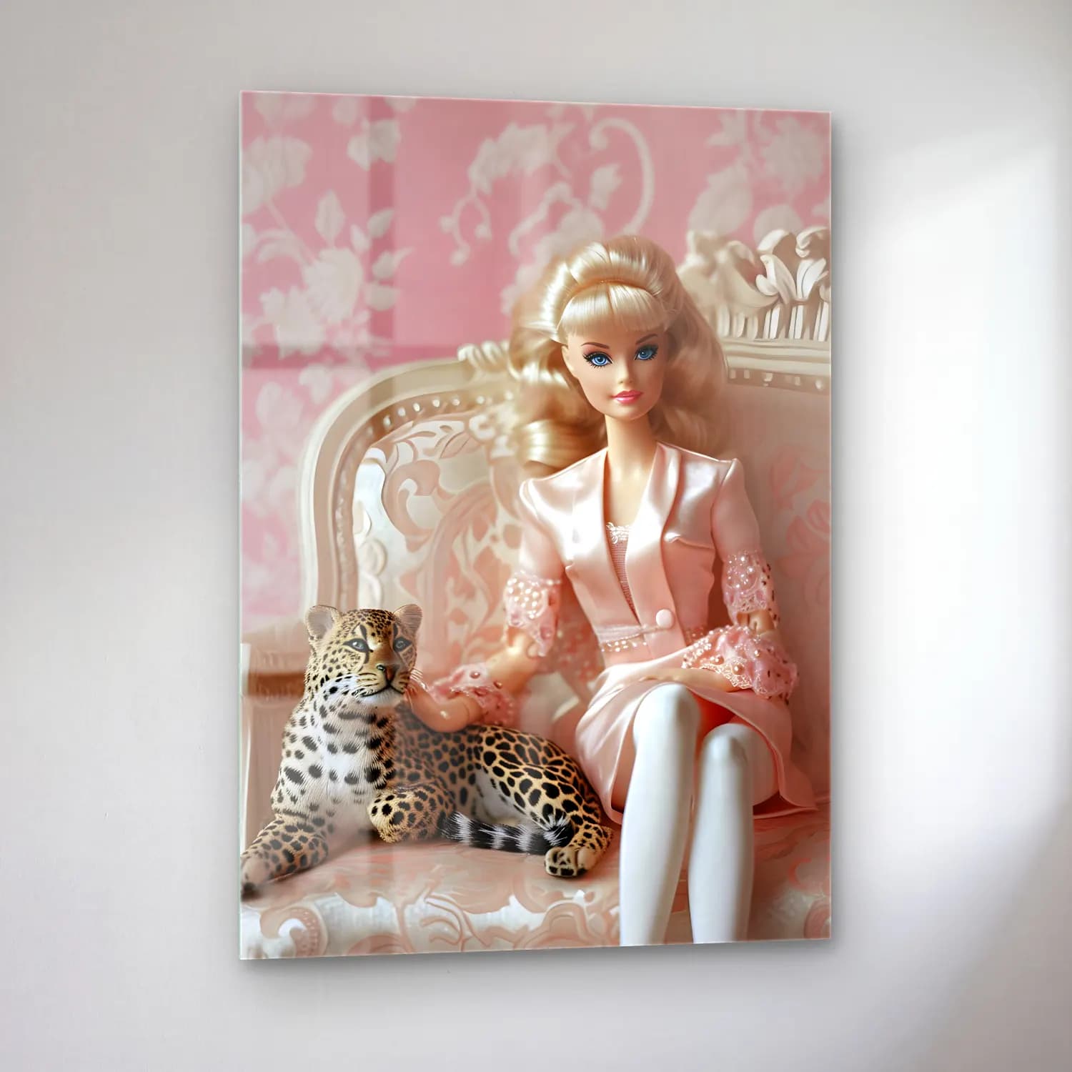 Pastel Leopar No. 26 cam tablo — sol açıdan görünüm