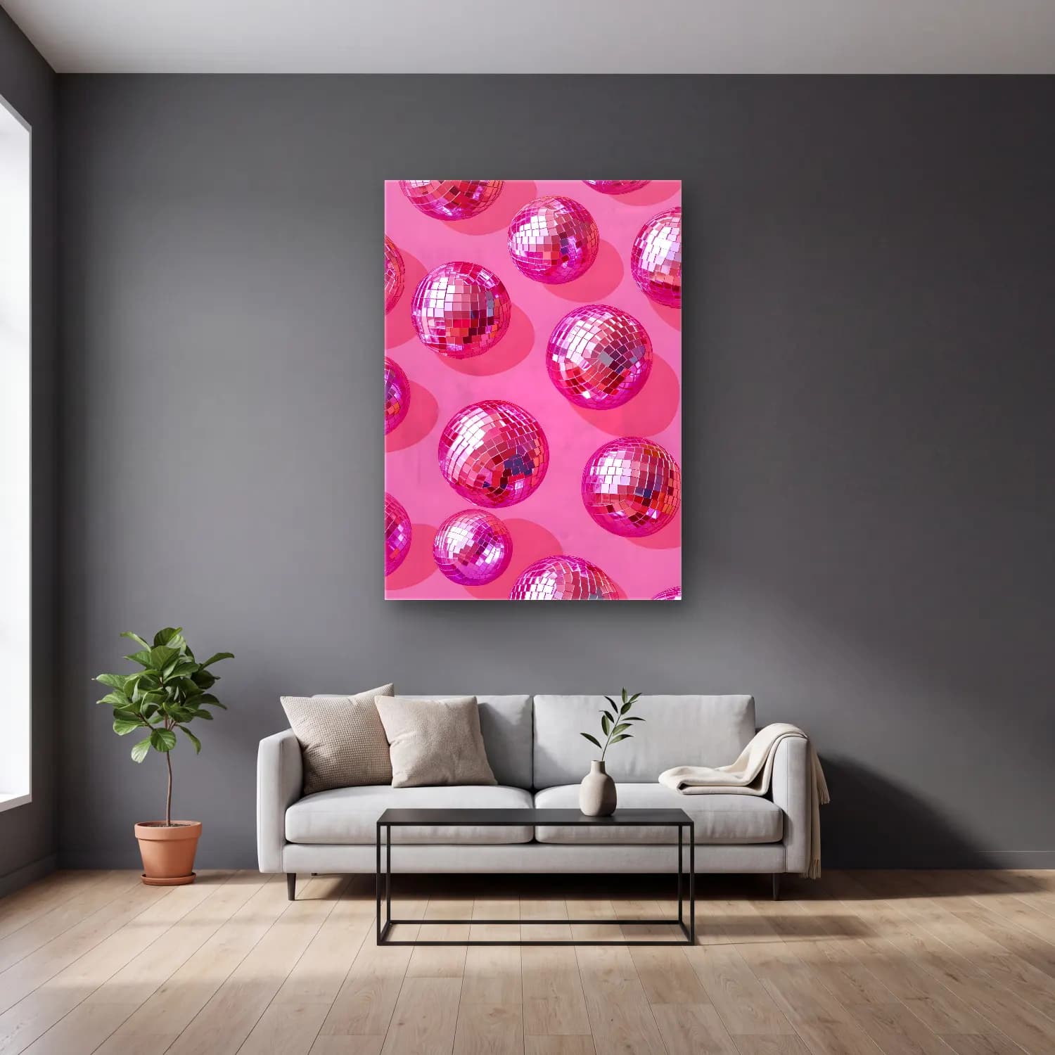 Pastel Yılbaşı Süsleri No. 53 cam tablo — gri duvarlı salonda