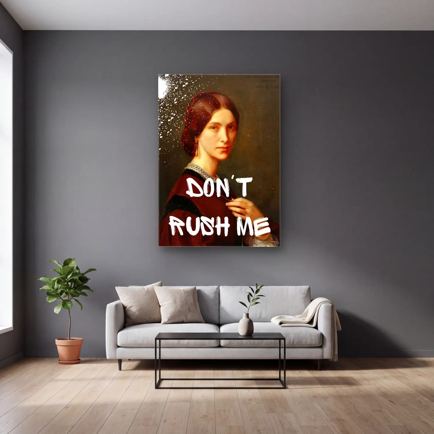 Vintage Poster Kadın Portresi – Siyah Beyaz Tonlar cam tablo — gri duvarlı salonda