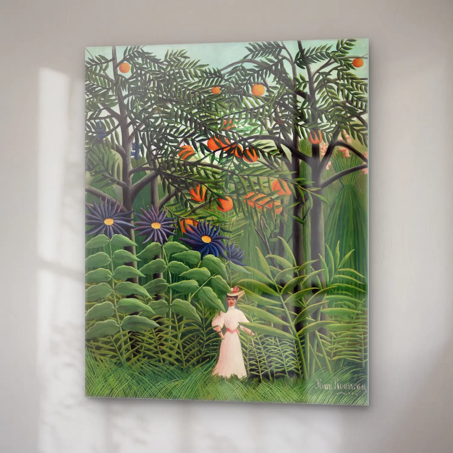 Henri Rousseau – Woman Walking in an Exotic Forest (Femme se promenant dans… cam tablo — sağ açıdan görünüm