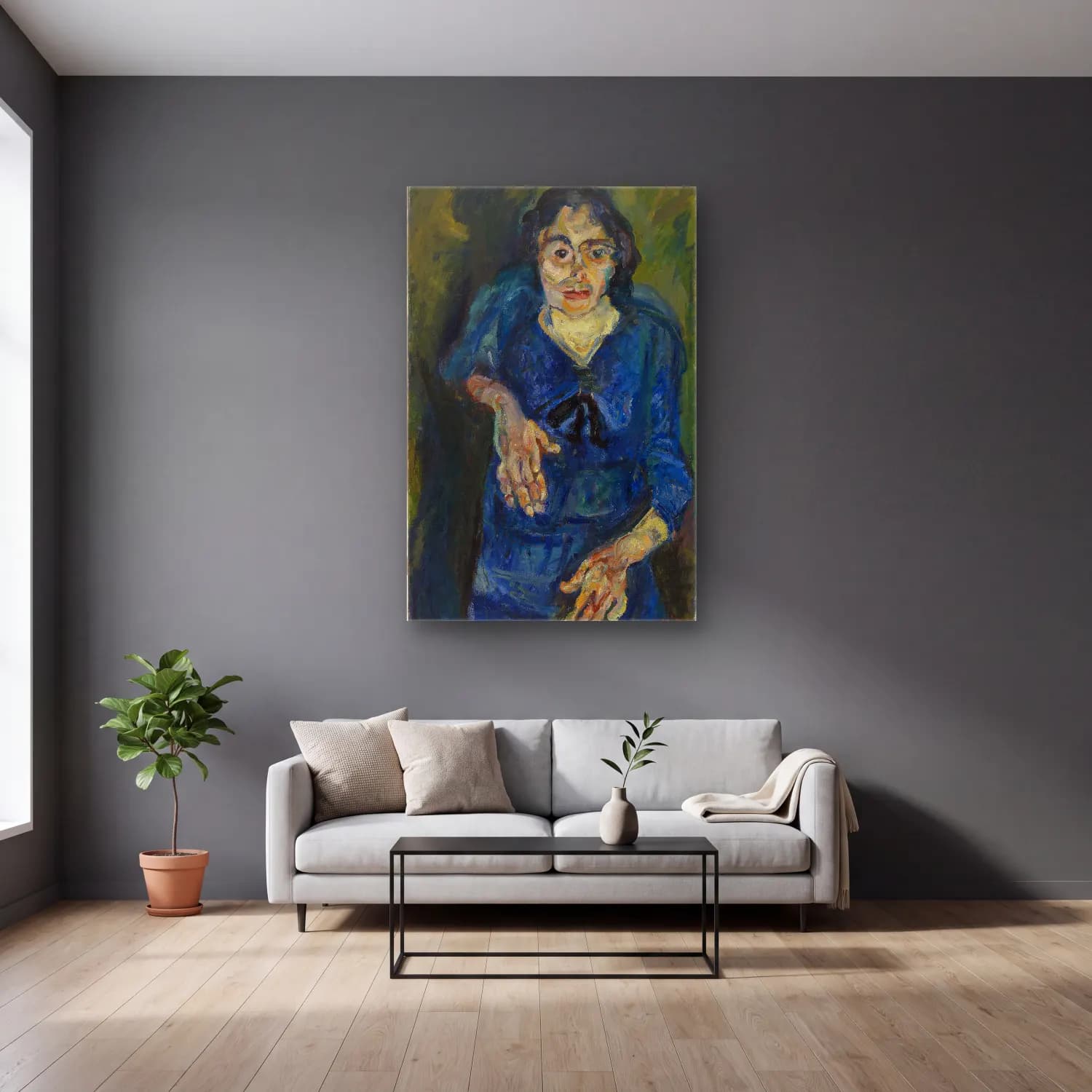 Chaim Soutine – Woman in Blue (La Femme en bleu) cam tablo — gri duvarlı salonda