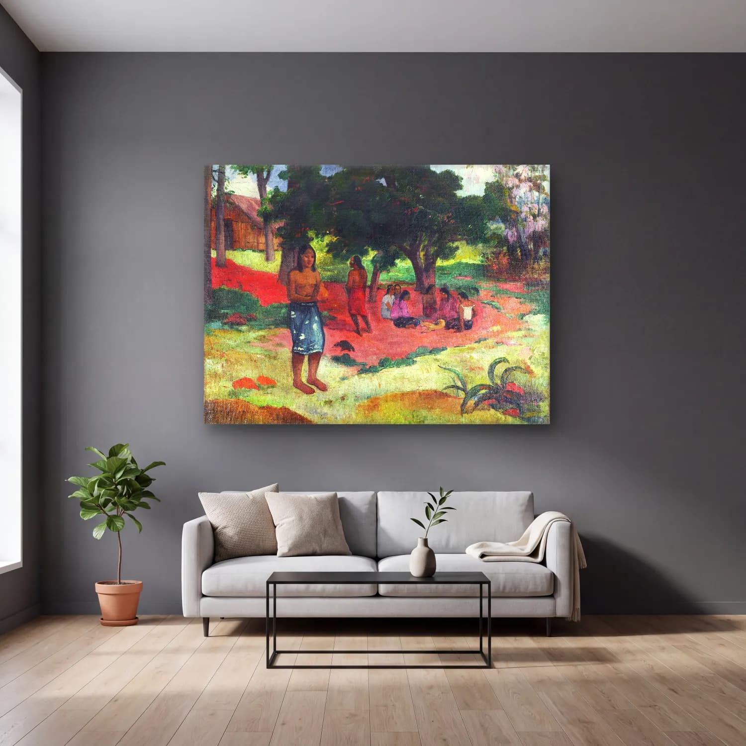 Paul Gauguin – Whispered Words (Parau) cam tablo — gri duvarlı salonda