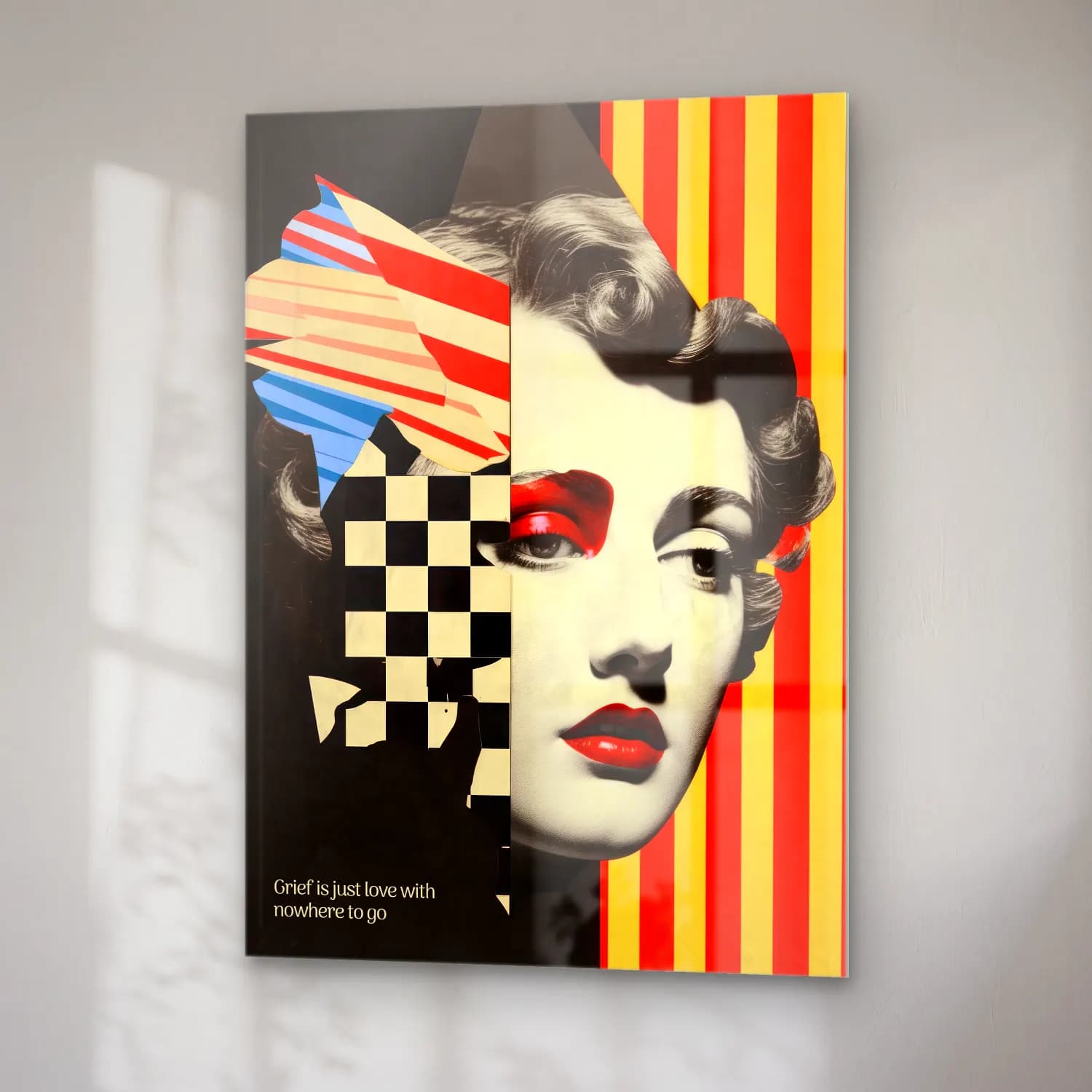 Pop Art Moda İllüstrasyonu No. 4 cam tablo — sağ açıdan görünüm