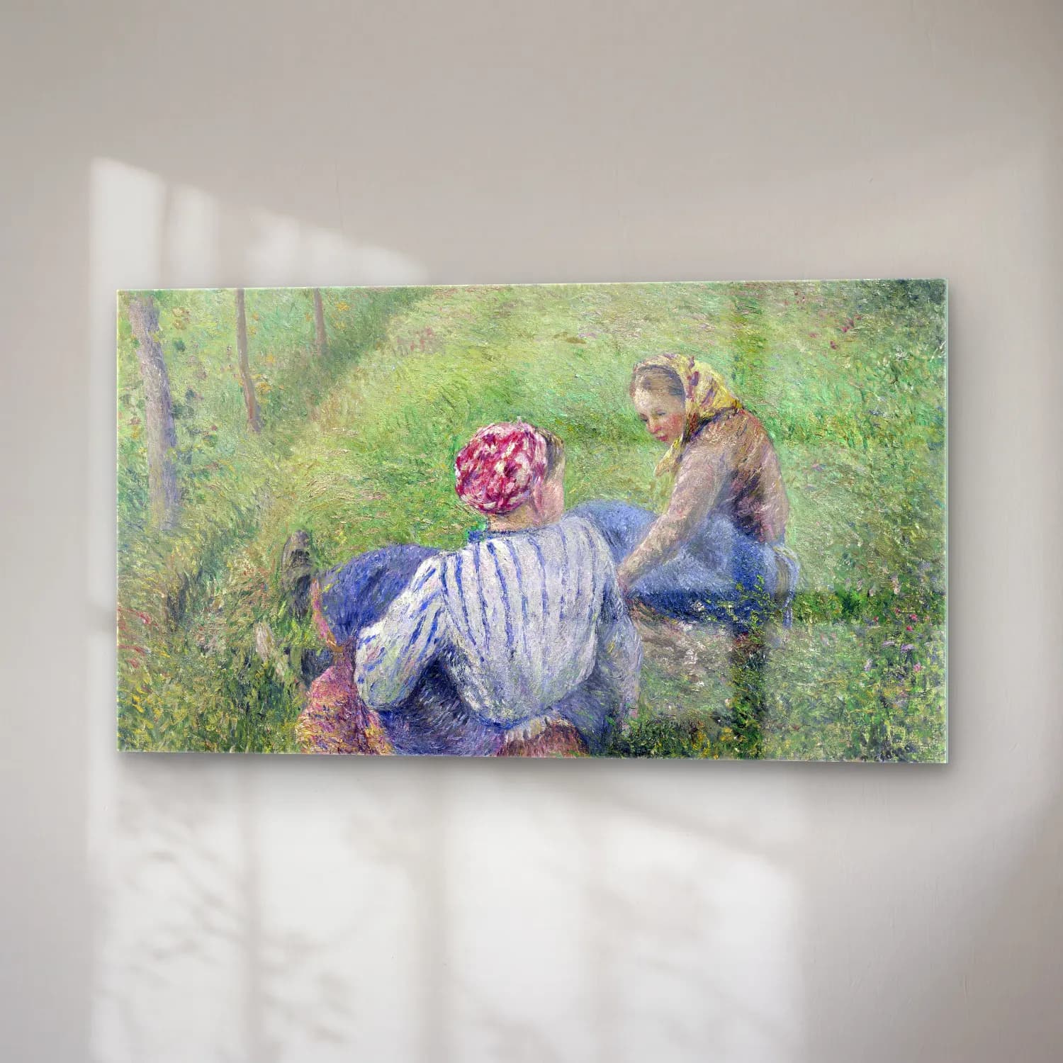 Camille Pissarro – Young Peasant Girls Resting in the Fields near Pontoise cam tablo — sağ açıdan görünüm