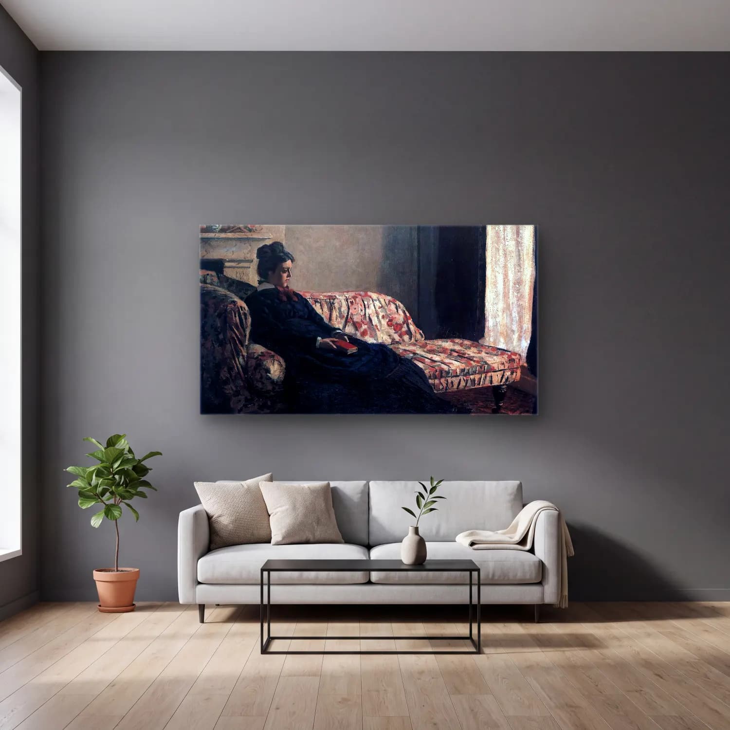 Claude Monet – Camille Monet on the Couch cam tablo — gri duvarlı salonda