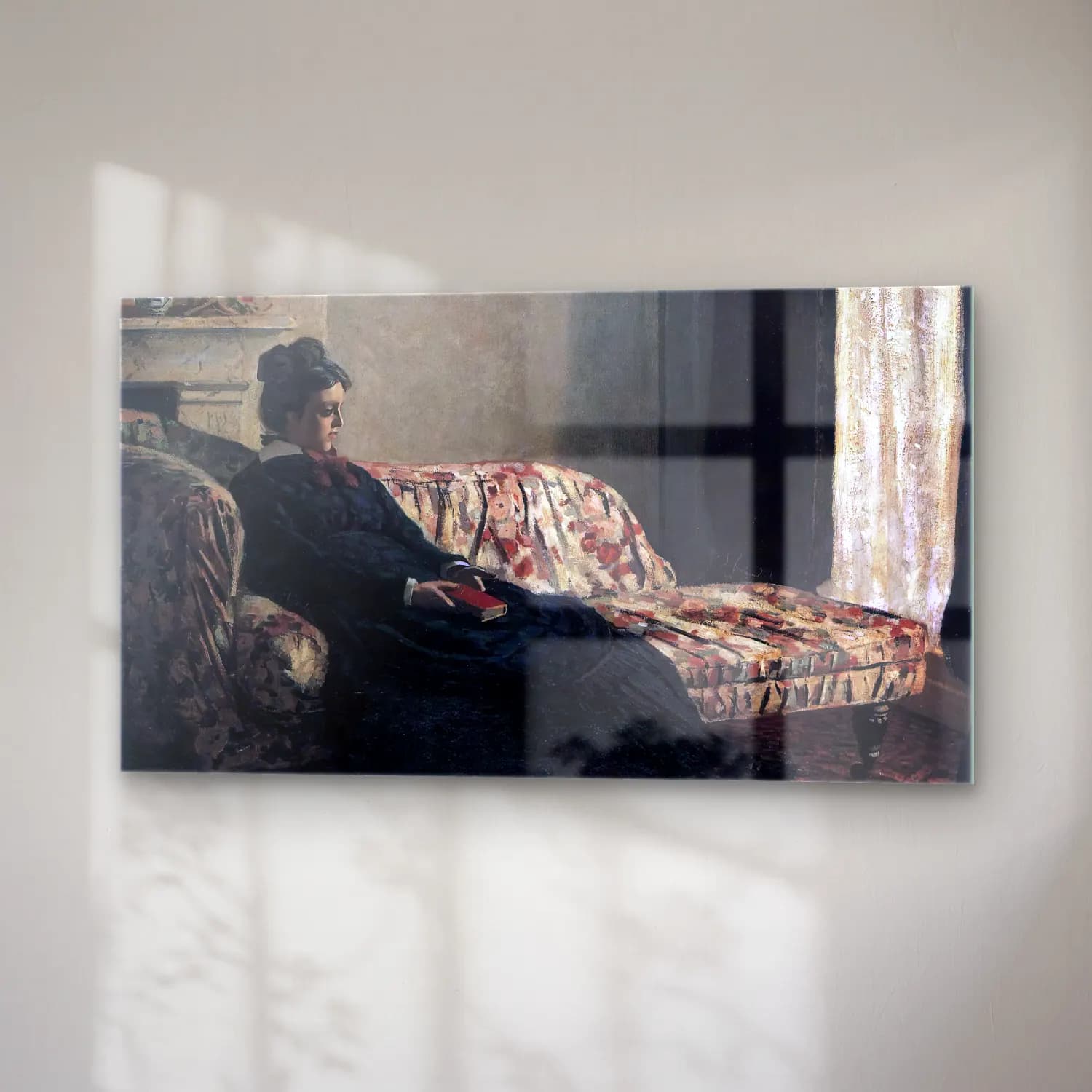 Claude Monet – Camille Monet on the Couch cam tablo — sağ açıdan görünüm