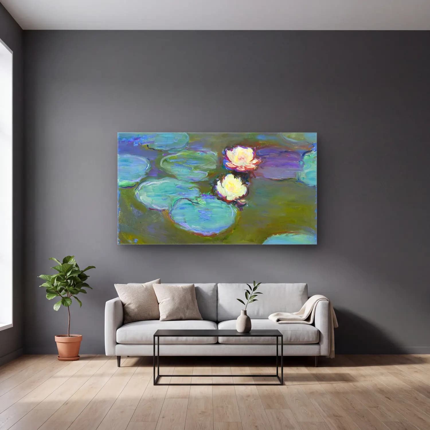 Claude Monet – Nympheas cam tablo — gri duvarlı salonda