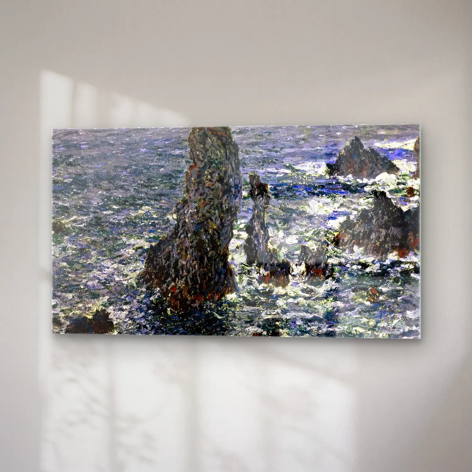 Claude Monet – The Pyramides at Port-Coton cam tablo — sağ açıdan görünüm