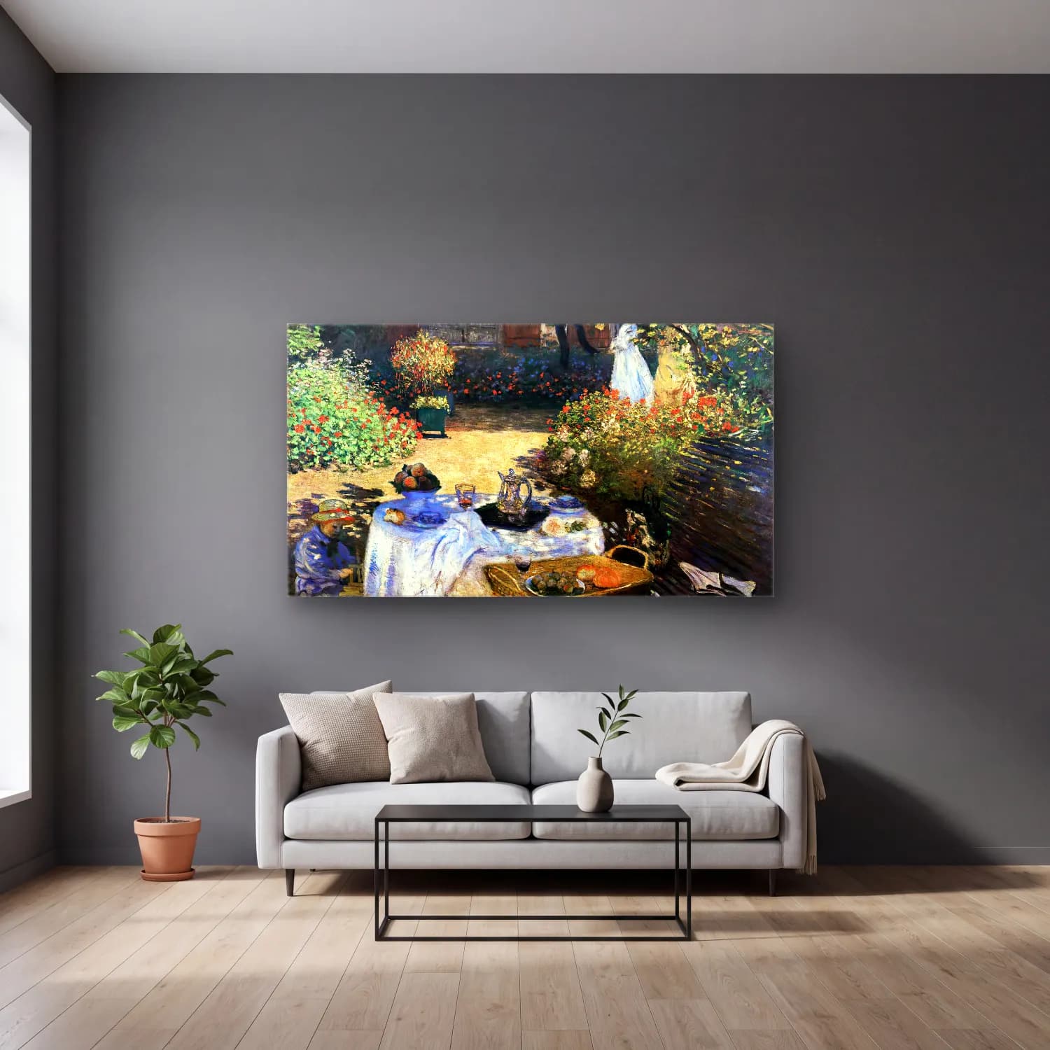 Claude Monet – The Luncheon (Monet s Garden at Argenteuil) cam tablo — gri duvarlı salonda