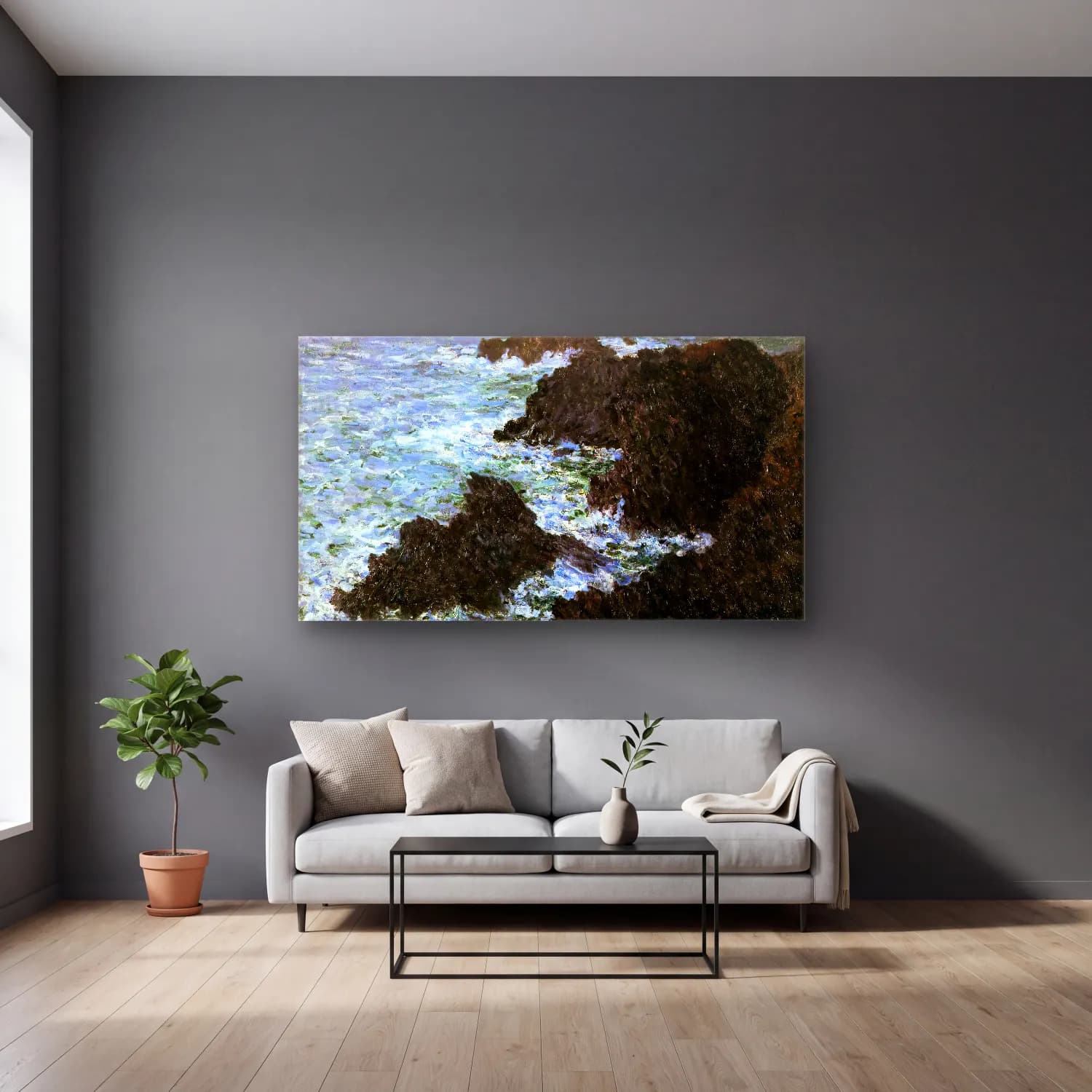 Claude Monet – The Rocks of Belle Ile (Rough Sea) cam tablo — gri duvarlı salonda