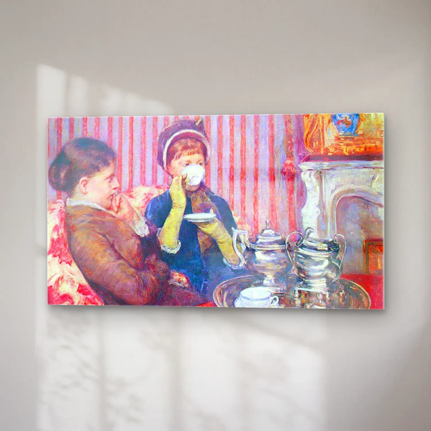 Mary Cassatt – A cup of tea #2 cam tablo — sağ açıdan görünüm
