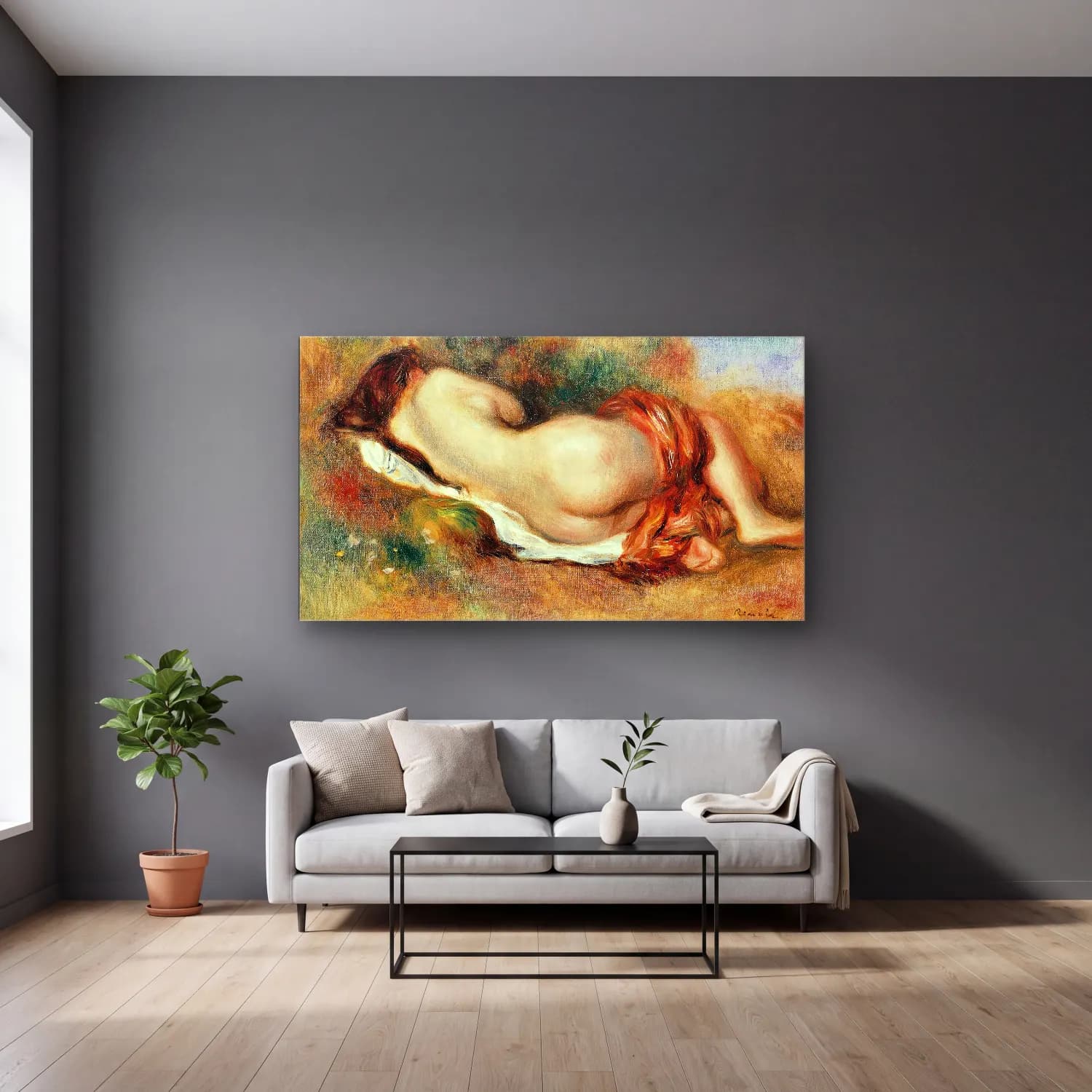 Pierre-Auguste Renoir – Nu couché cam tablo — gri duvarlı salonda
