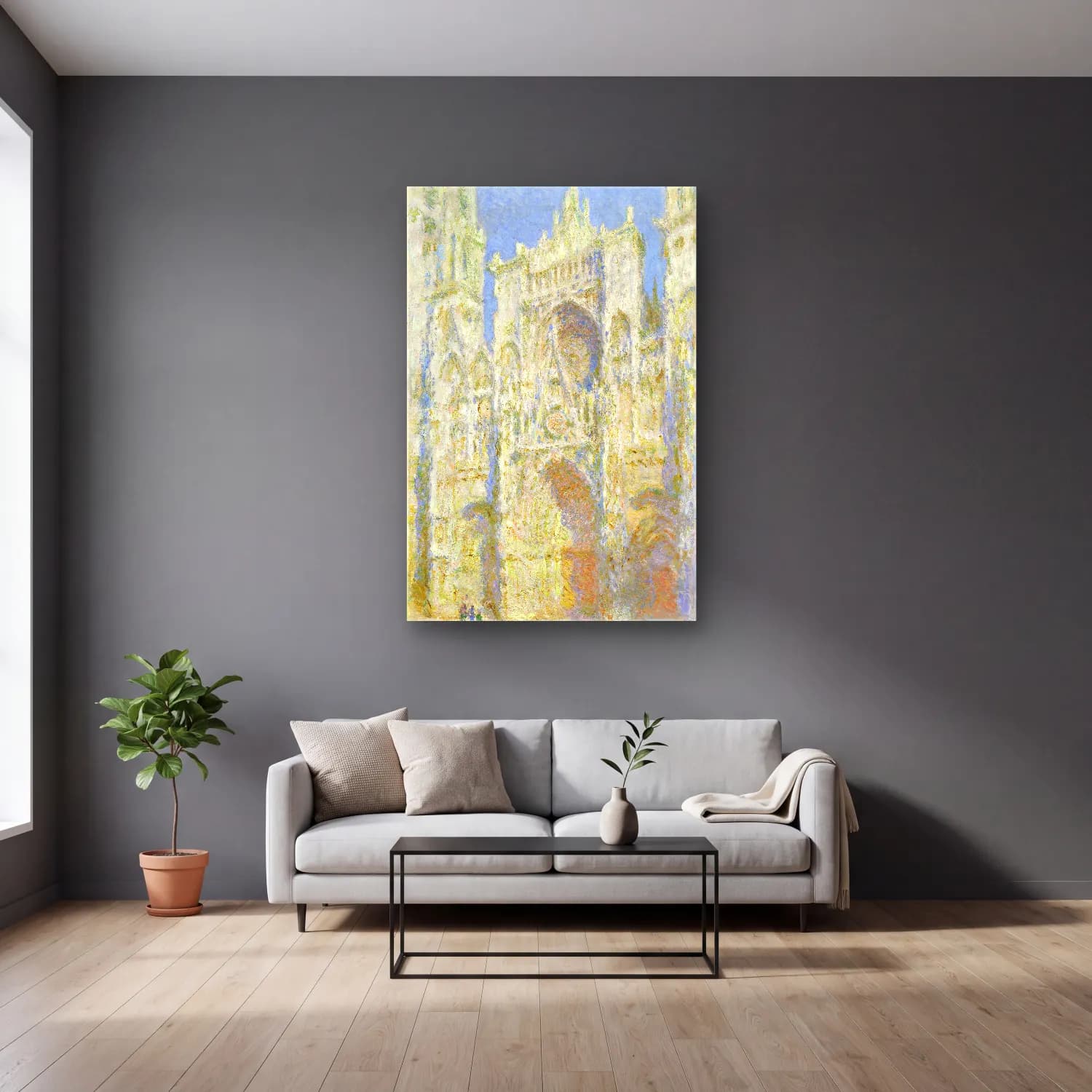 Claude Monet – Katedral cam tablo — gri duvarlı salonda