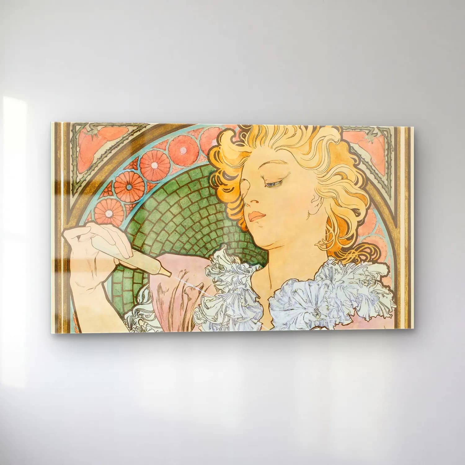 Alphonse Mucha – Lance Parfum “Rodo” cam tablo — sol açıdan görünüm