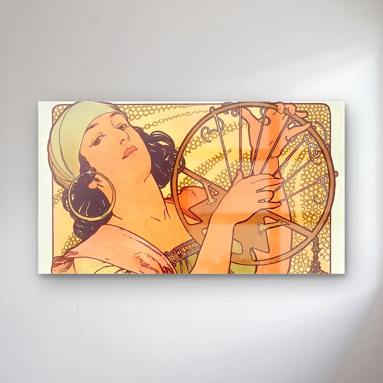 Alphonse Mucha – Salomé cam tablo — Alphonse Mucha – Salomé — vintage kitap okuyan kadın