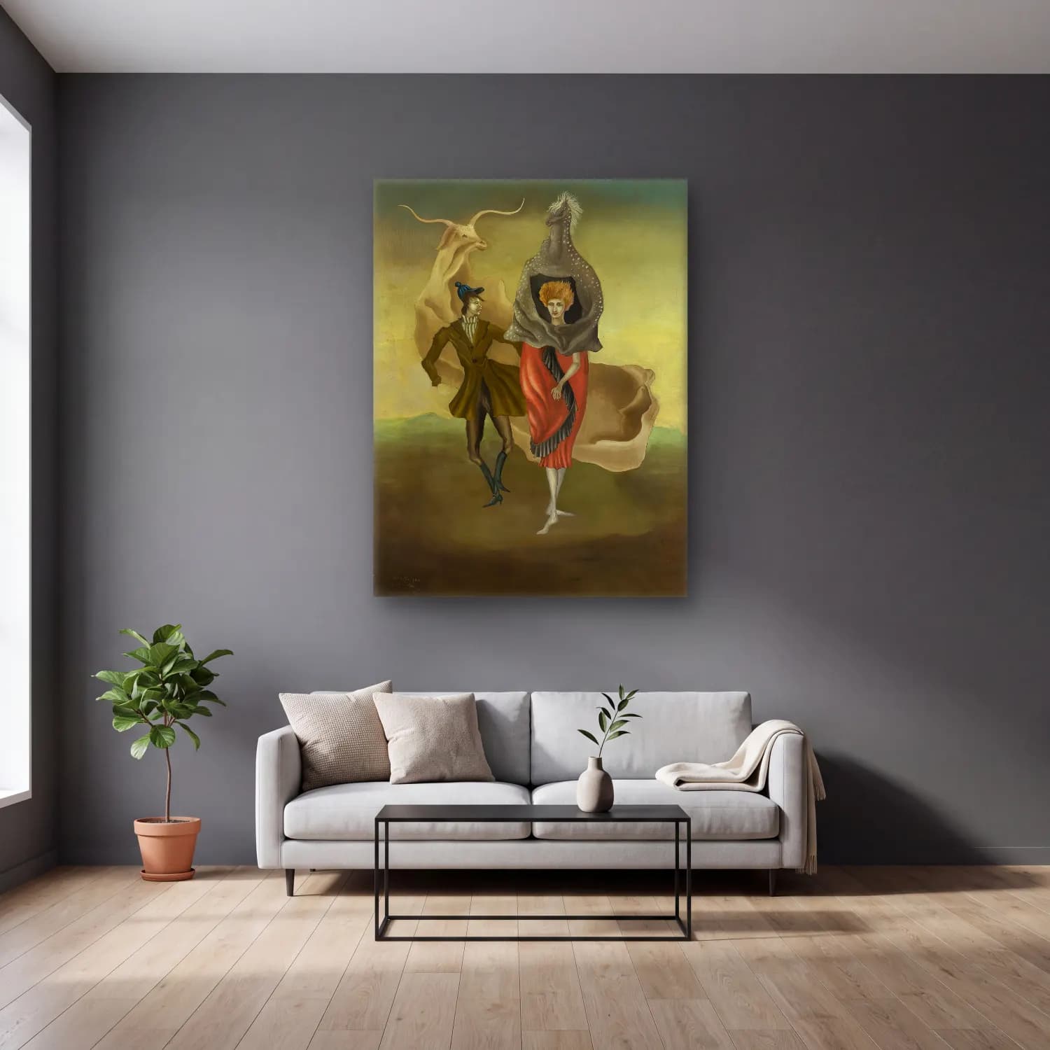 Leonora Carrington – Dansçılar cam tablo — gri duvarlı salonda