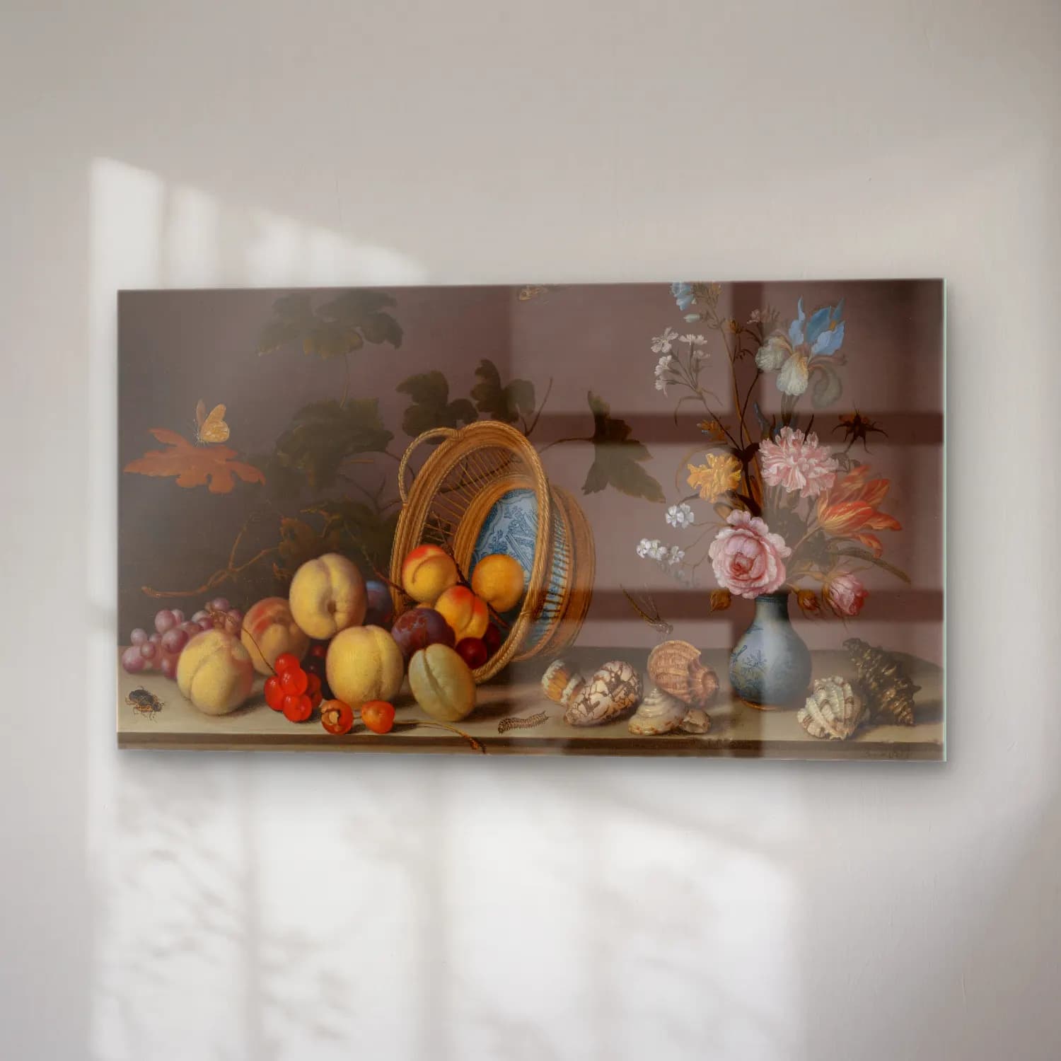 Balthasar van der Ast – Apples and grapes in a basket, with fruit and shells on a… cam tablo — sağ açıdan görünüm